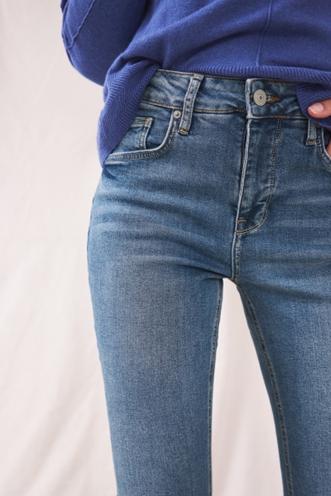 PENELOPE BOOTCUT JEAN MID DENIM 2