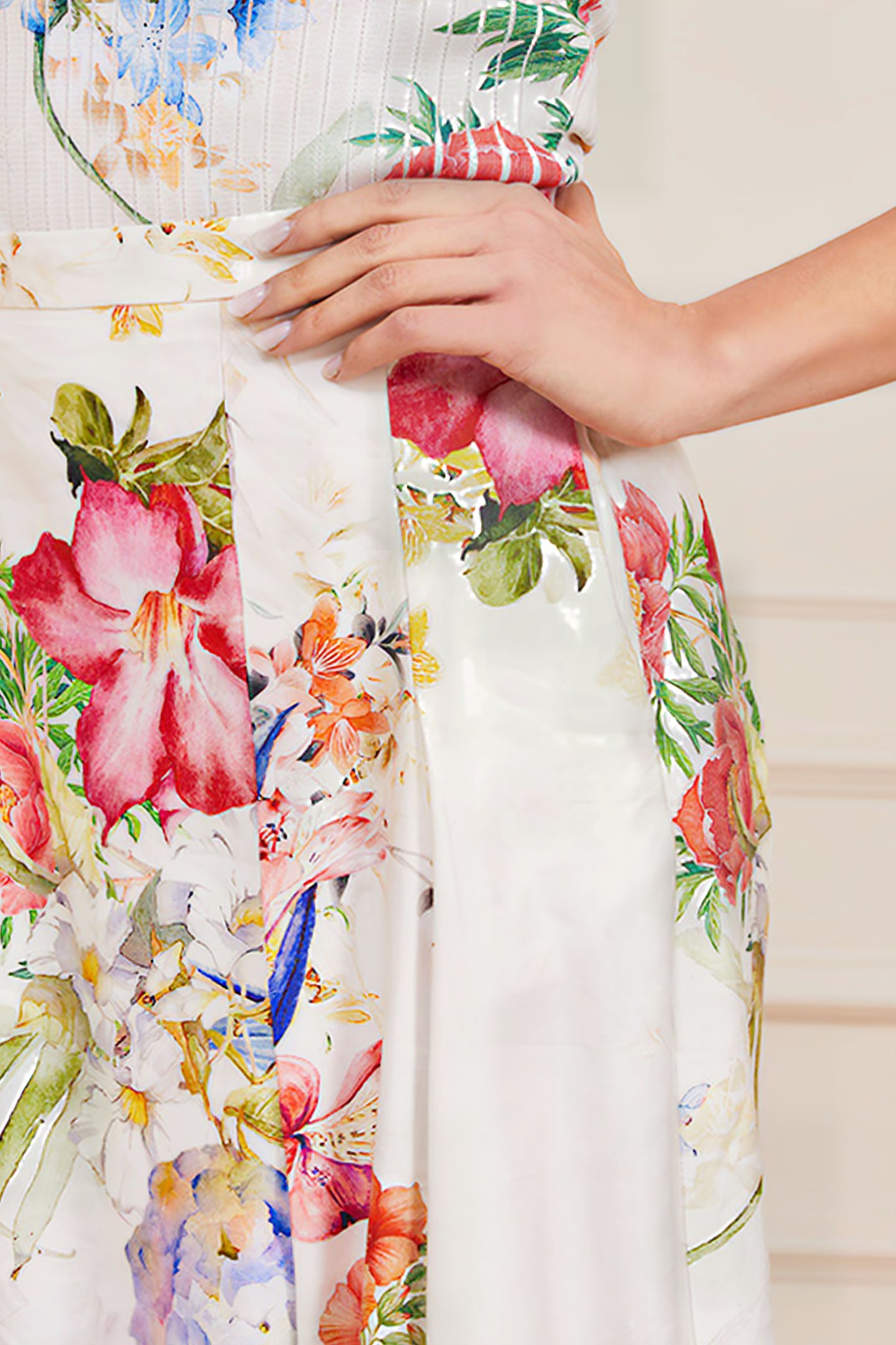 GUESS ECO GLORIOUS GARDEN EMB GLORIOUS GARDEN AO 4