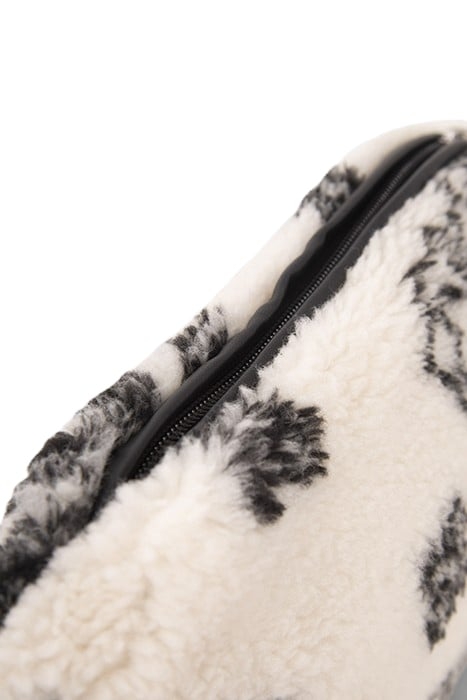 OFF-WHITE BANDANA MOTIF SHERPA CLUTCH BAG 4