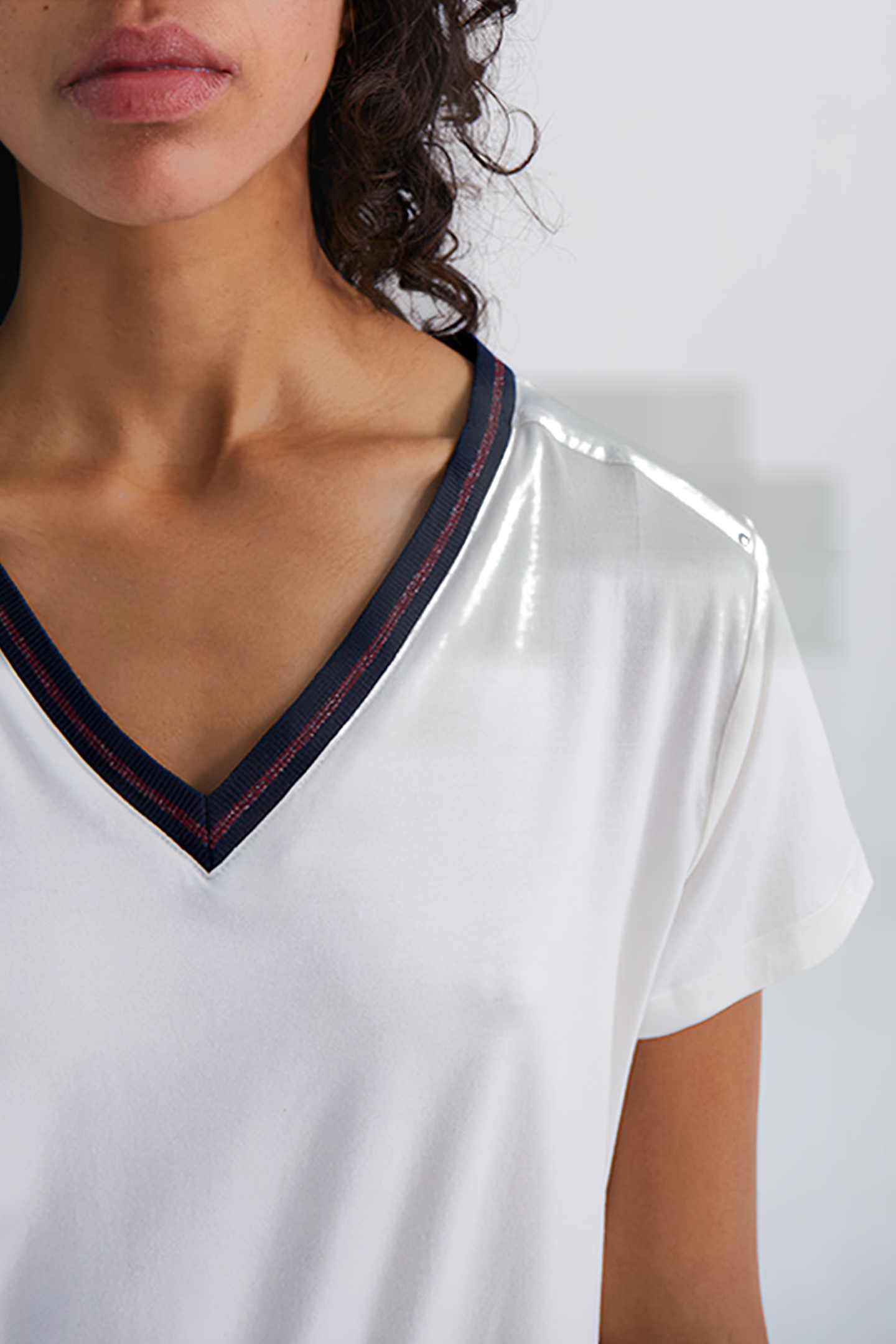 ECRU T-SHIRT WITH NAVY STRIPED RIBBING 5