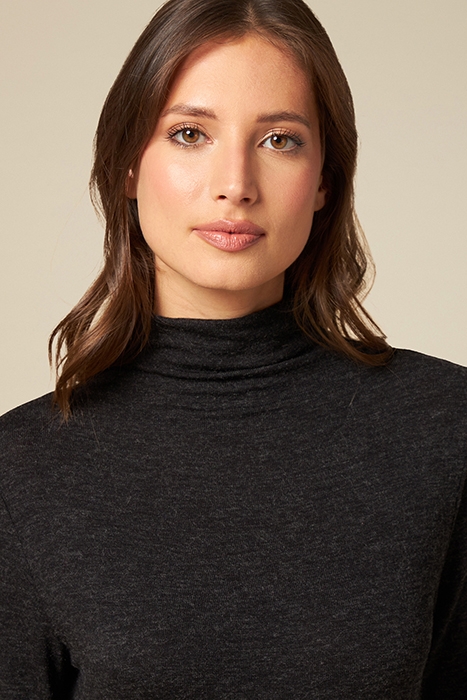 Long jersey dress with slit 4