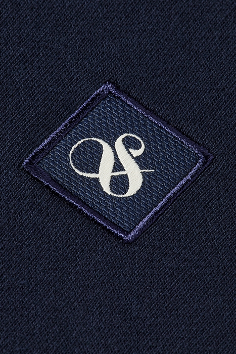 ESSENTIAL LOGO BADGE HOODIE NIGHT 3