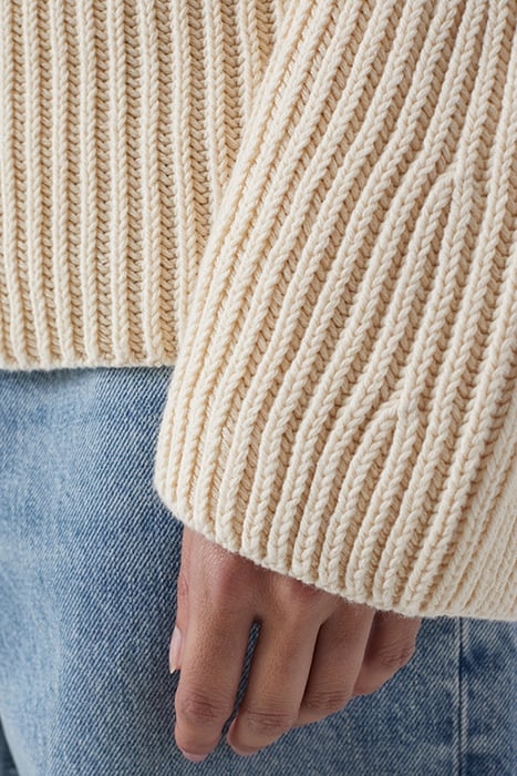 V NECK LONG SLEEVE IVORY 6