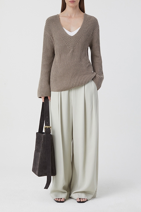 V NECK LONG SLEEVE KNITS BROWN SUGAR 3