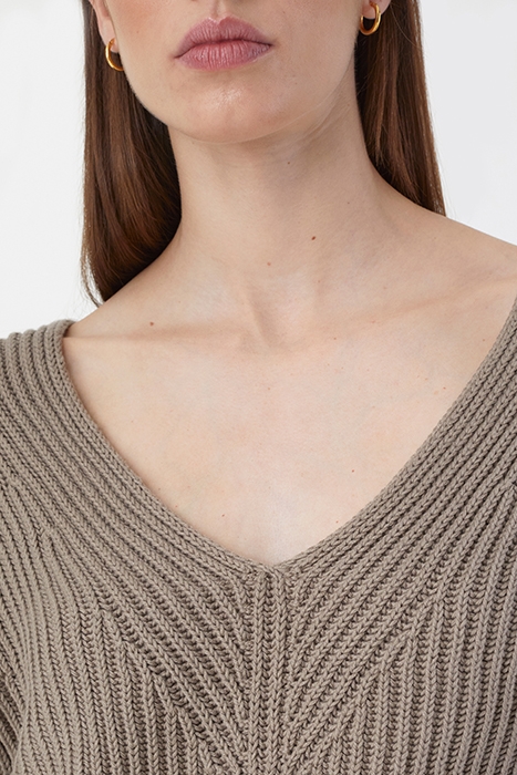 V NECK LONG SLEEVE KNITS BROWN SUGAR 5