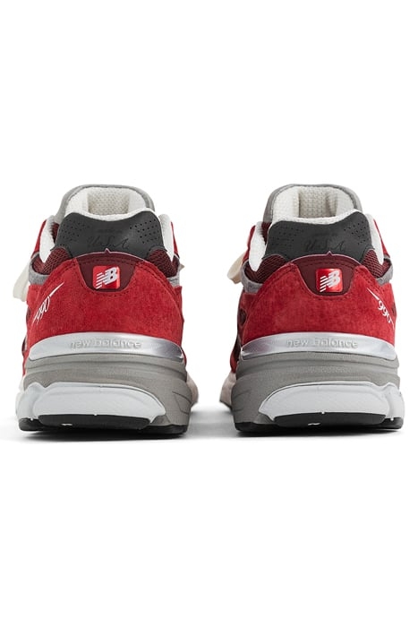 M990TF3 SNEAKERS IN SCARLET 4