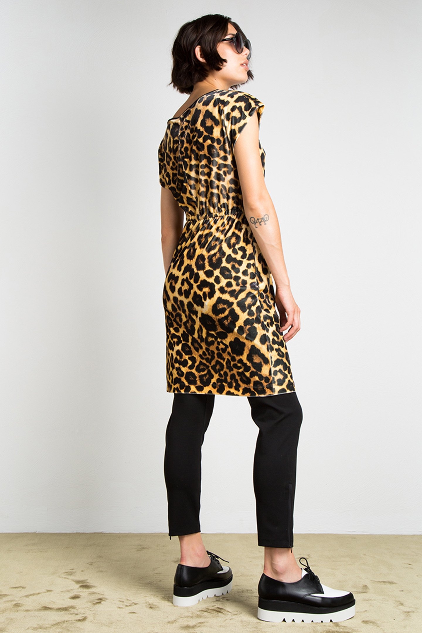 DRESS PANTER TEE LEOPARD 2