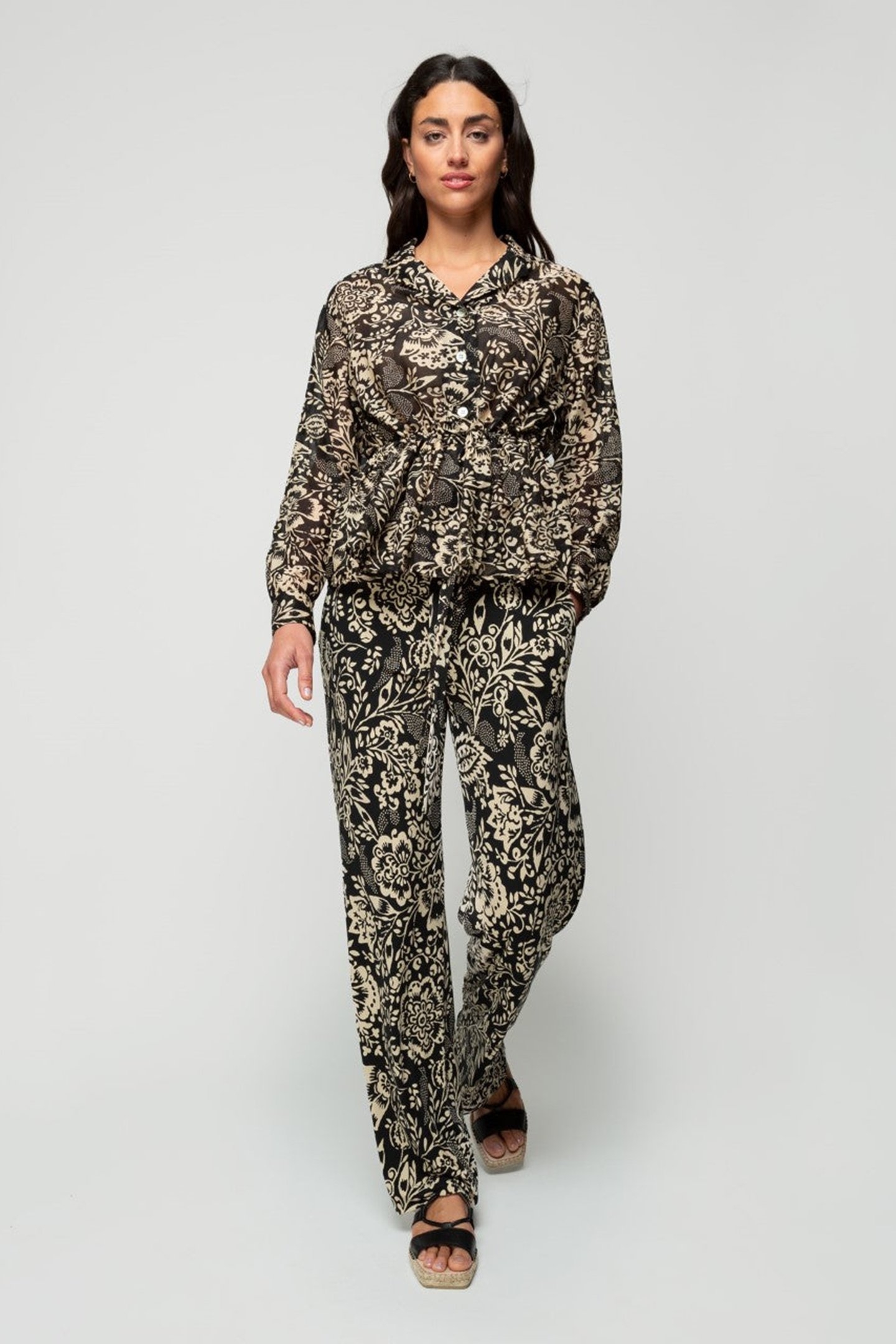 BLOUSE FLORAL GATHERED LINEN ANTIQUE/BLACK 1