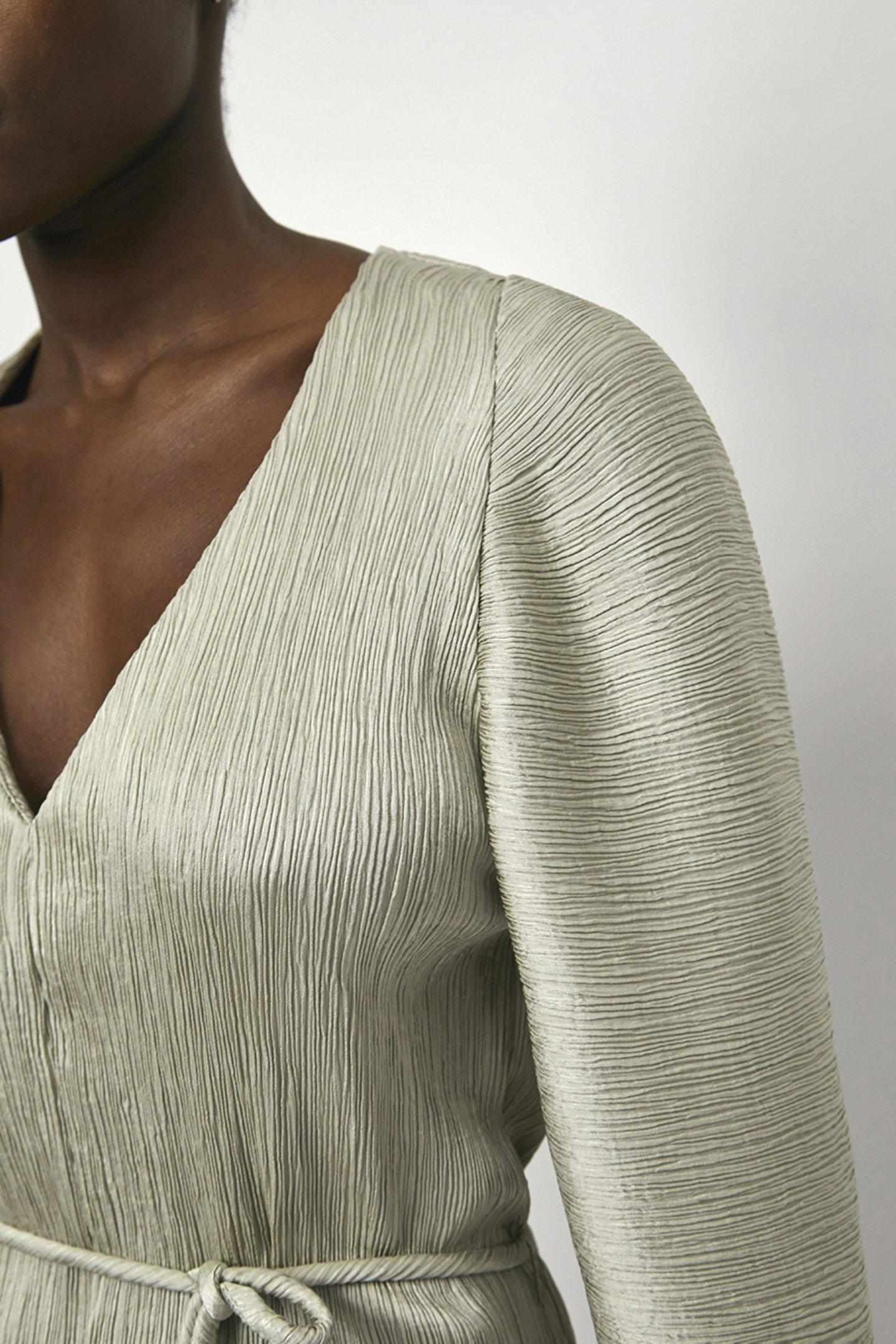 NIKKIA PLEATED DRESS MATCHA 4