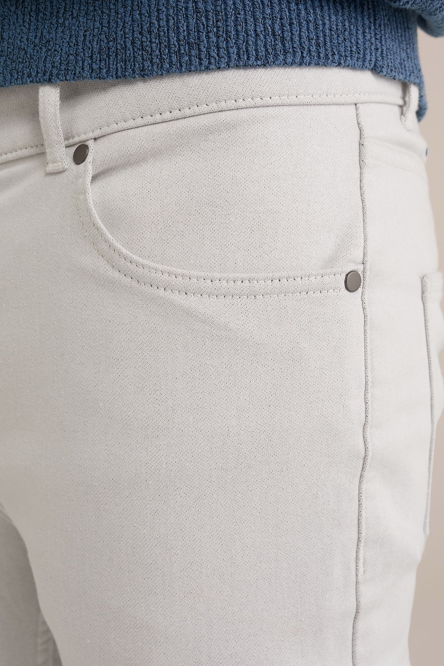 5-POCKET MID WAIST LIGHT GREY 5