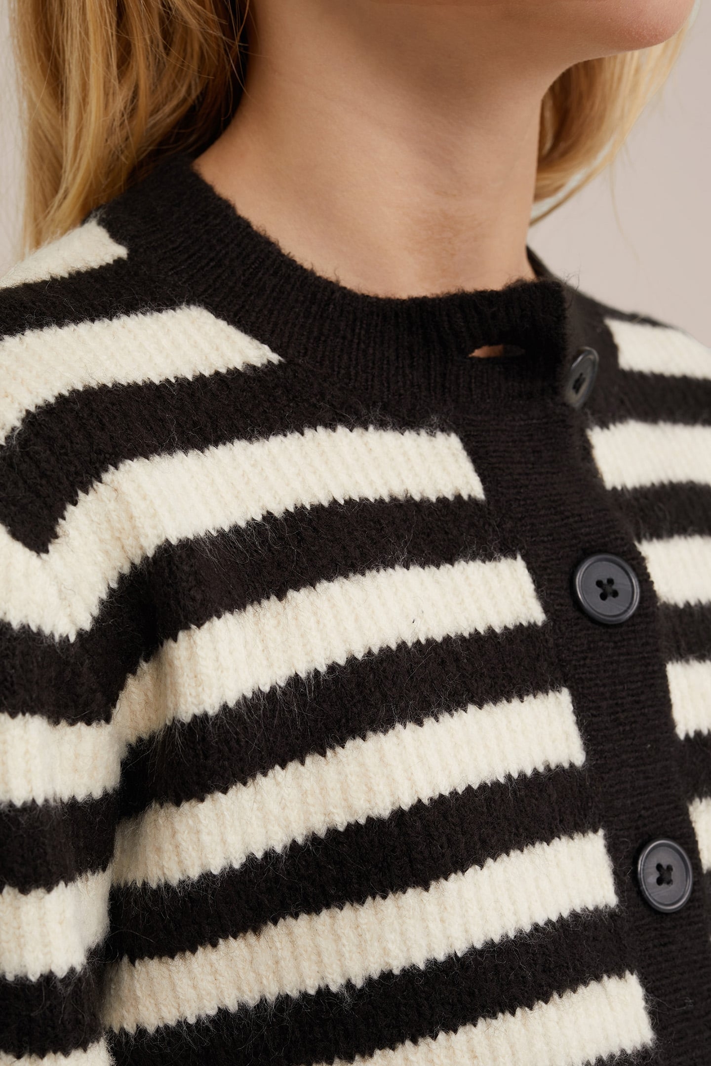 KNITTED CARDIGAN BLACK 5