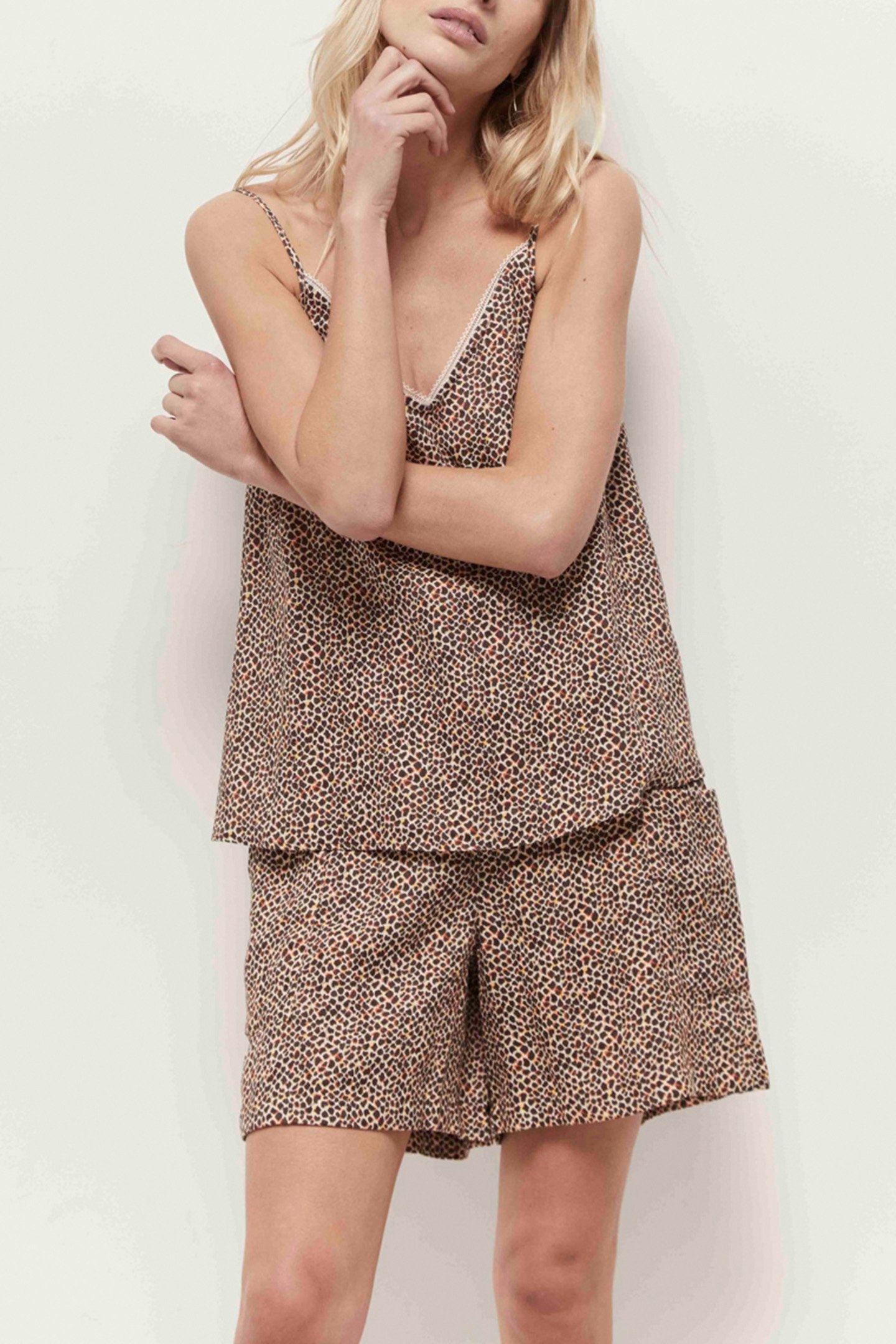 PINO - SAND SHORTS WITH MINI GIRAFFE PRINT SAND 3