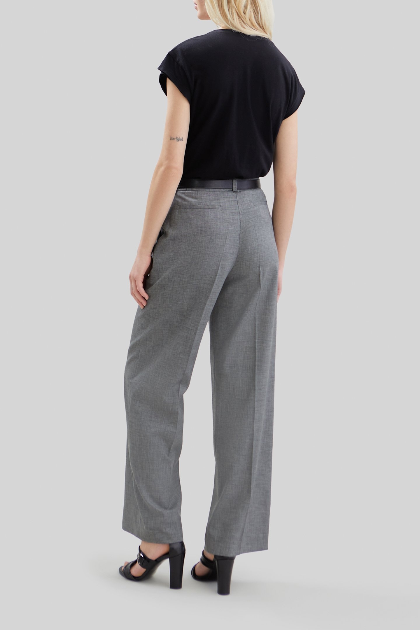 PURE EDITION – BLACK T-SHIRT WITH PRETTY BEADS 3