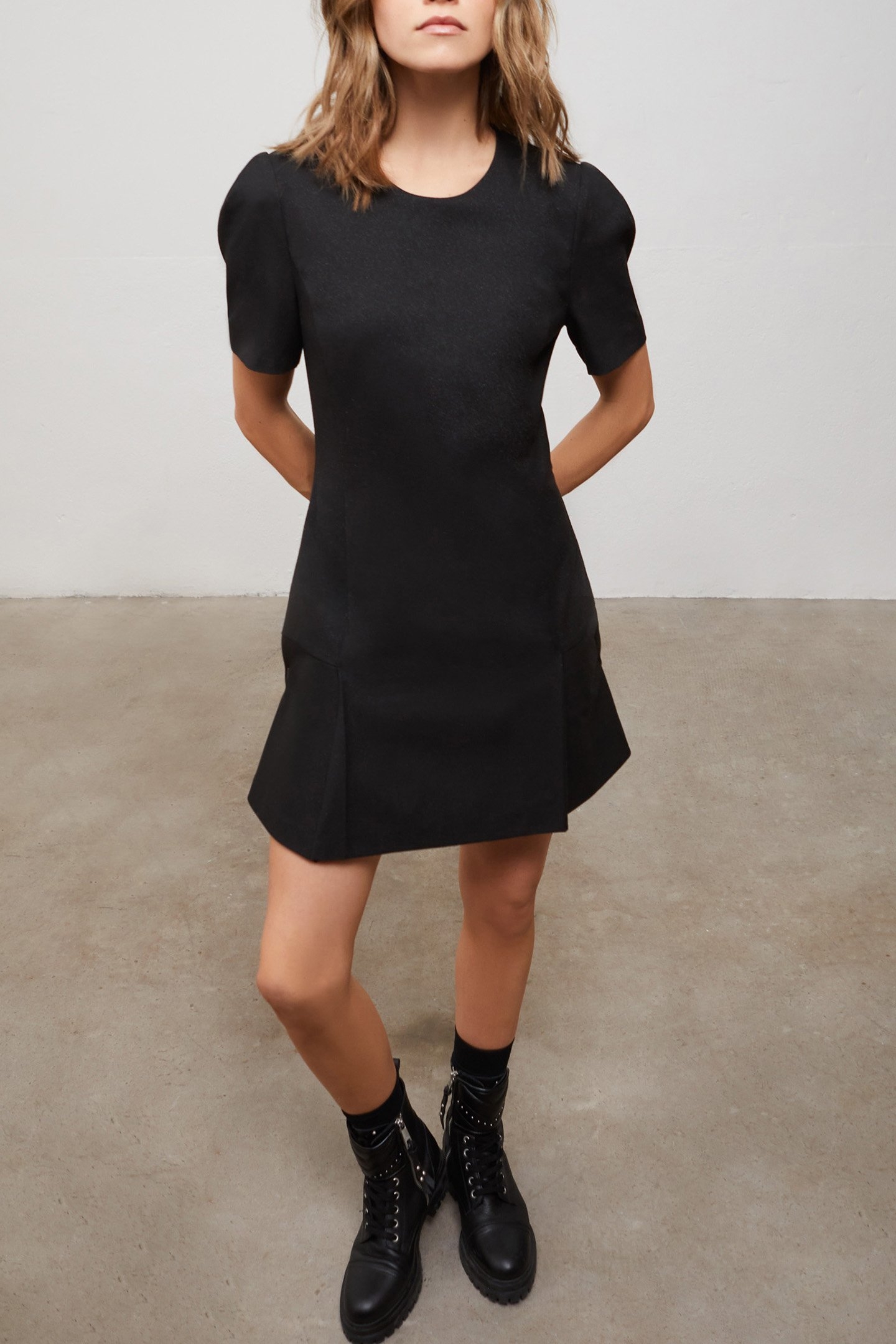 SHORT METALLIC DRESS IN BLACK 1