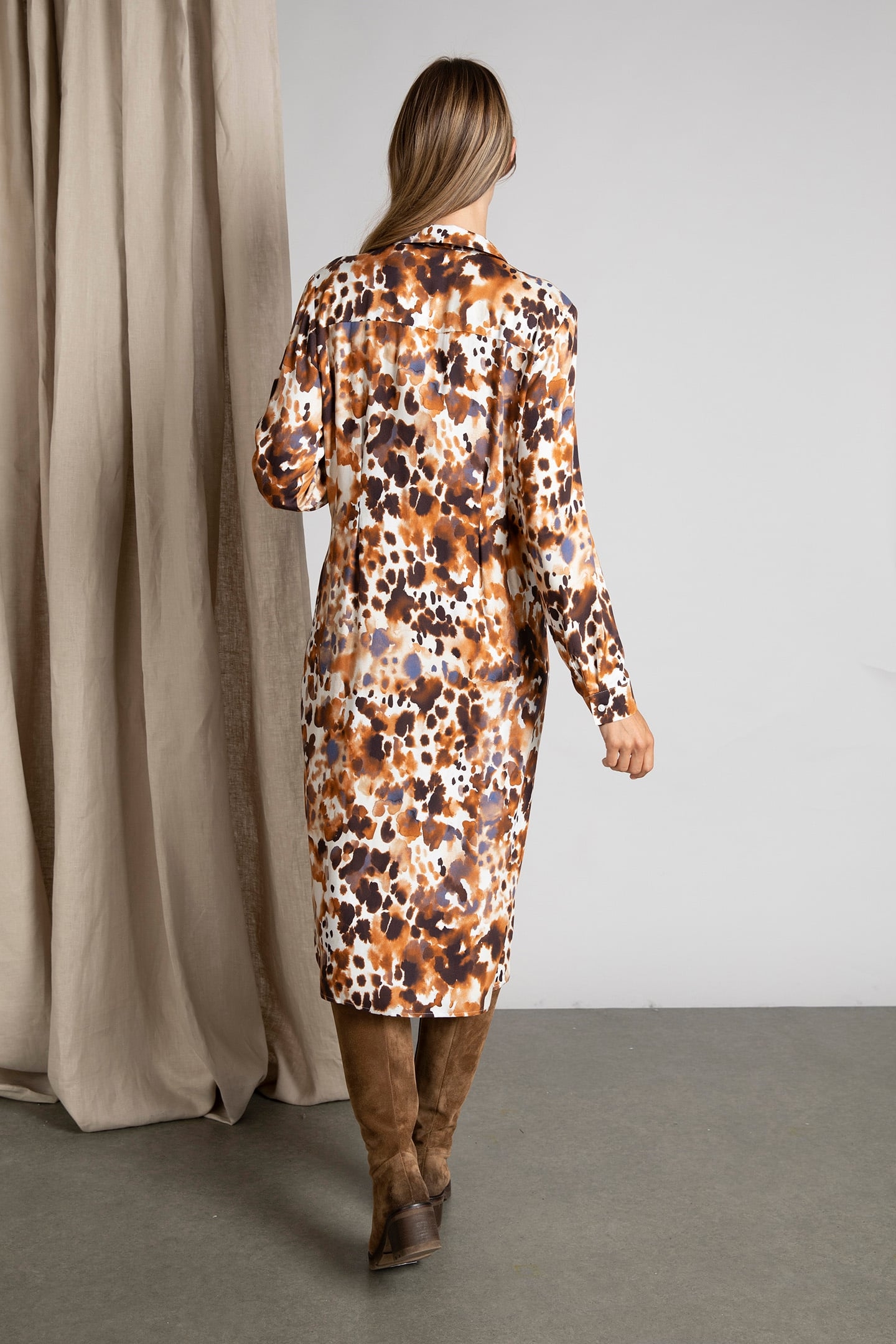 FITTED WAIST MIDI DRESS IN MULTI 2