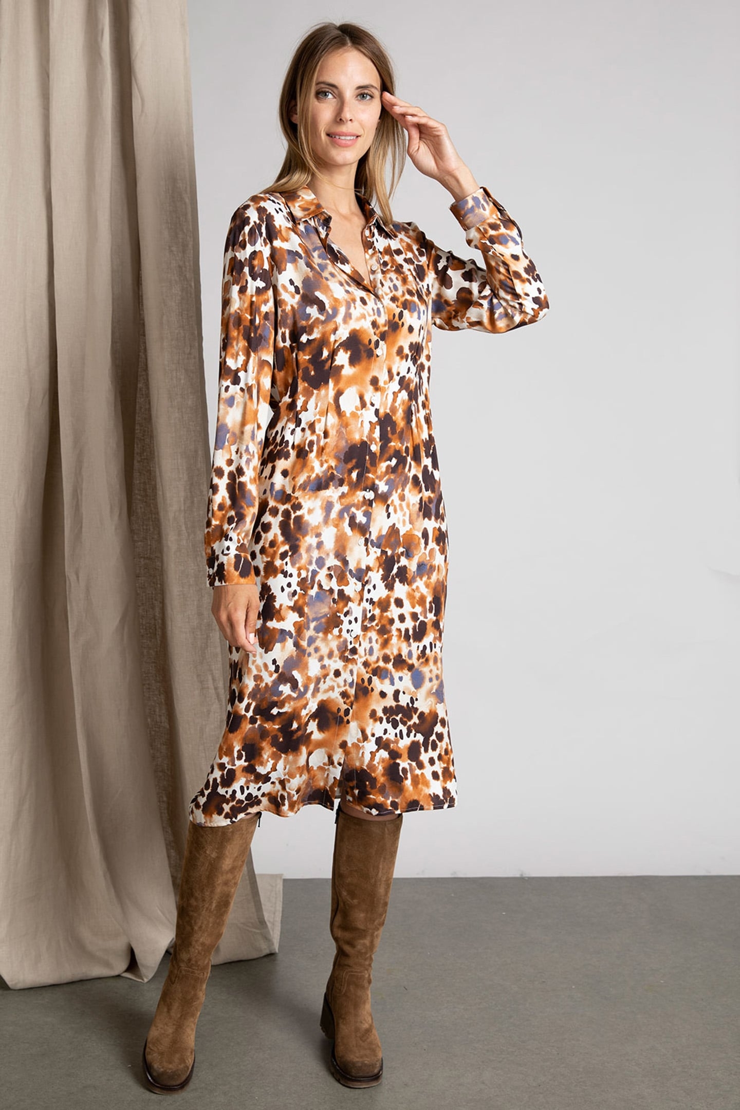 FITTED WAIST MIDI DRESS IN MULTI 1