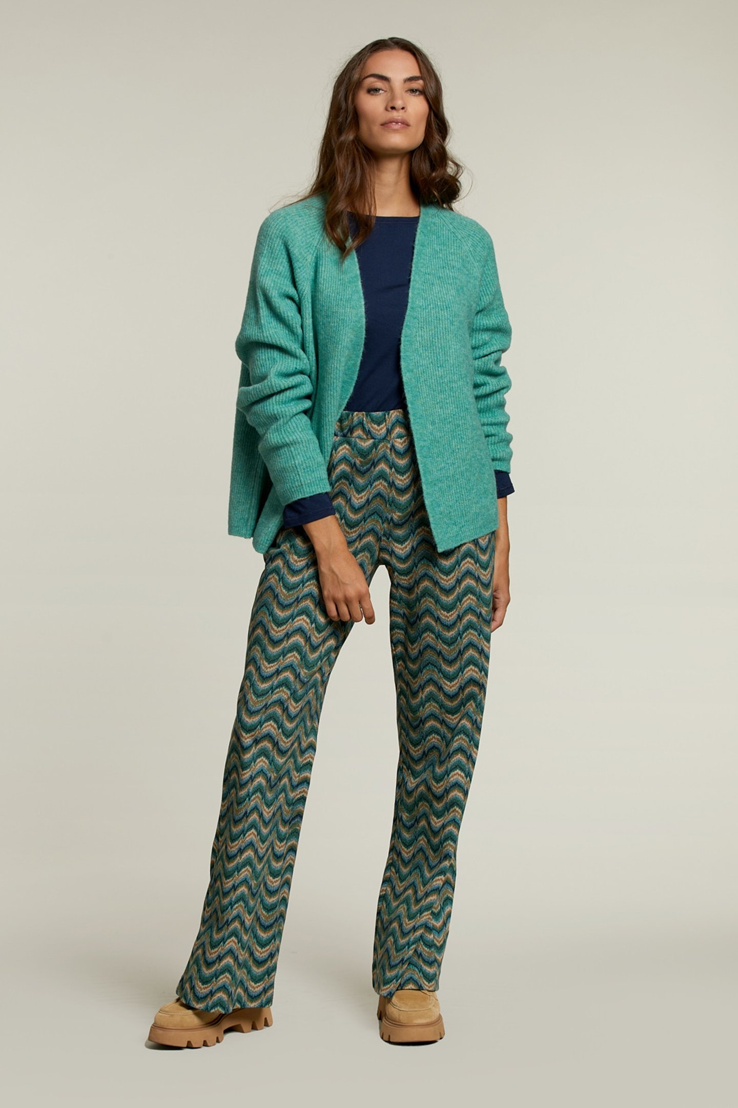 GREEN BASIC V-NECK CARDIGAN 3