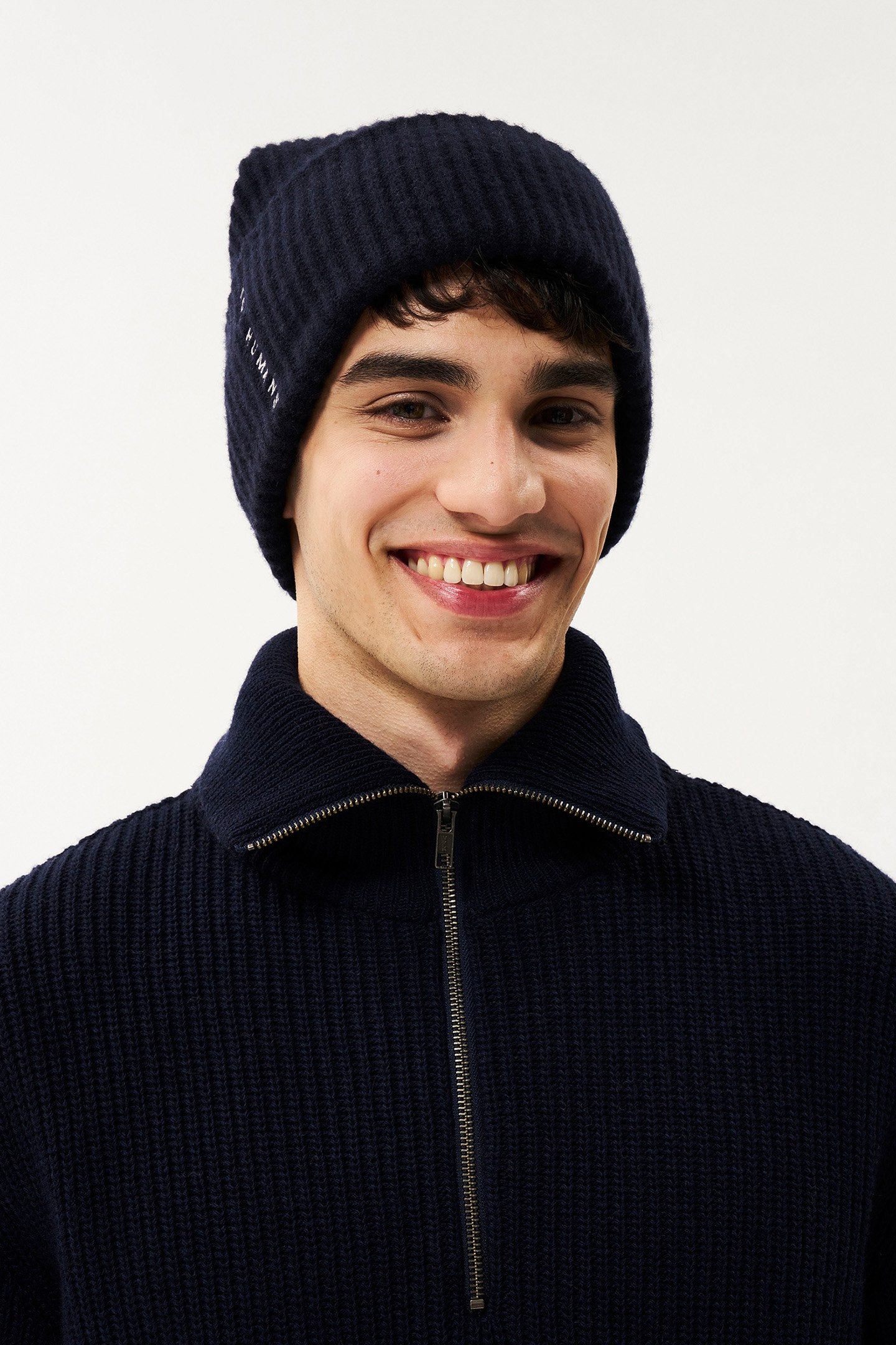 TATE WOOL BEANIE DARK BLUE 2
