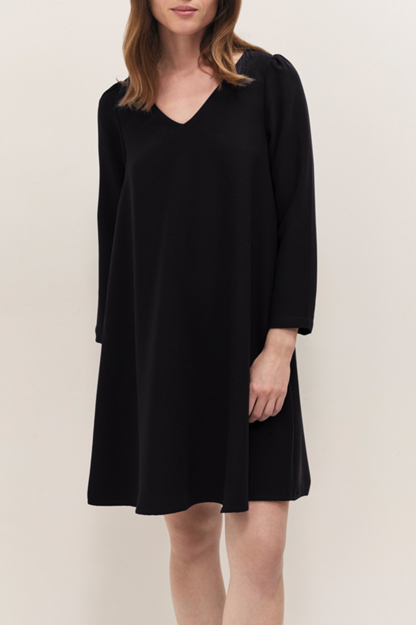 RIOMI - FLARED FLUID BLACK DRESS 1