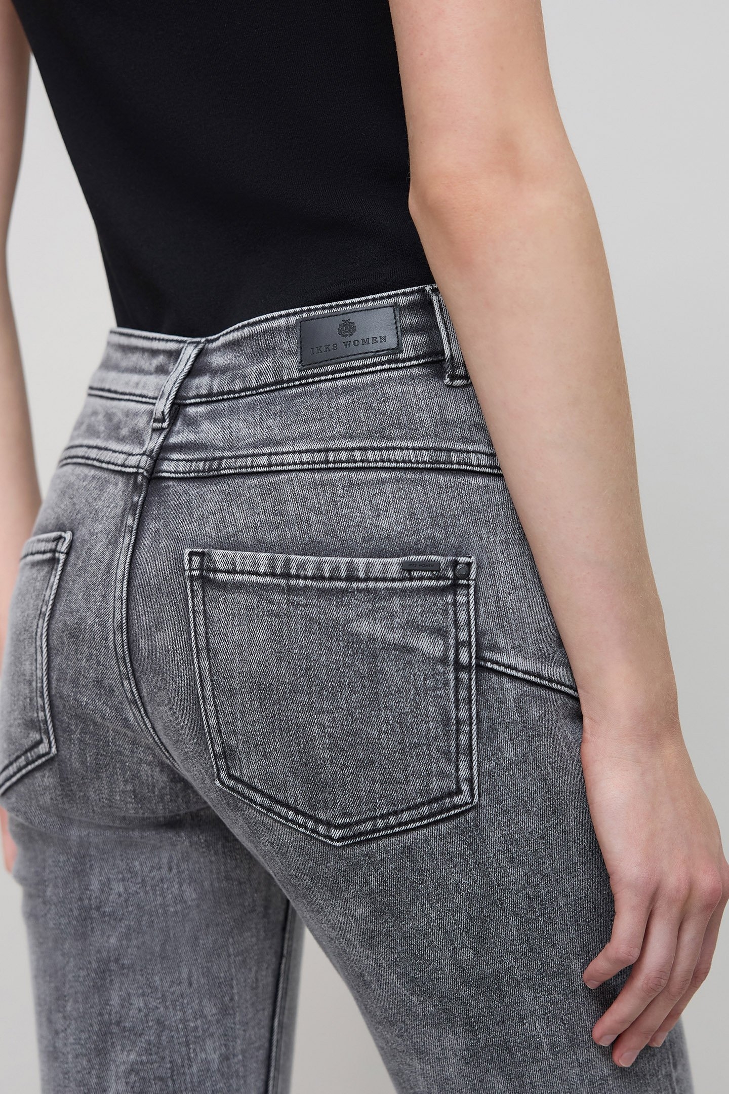 SLIM BLACK SCULPT UP JEANS 7