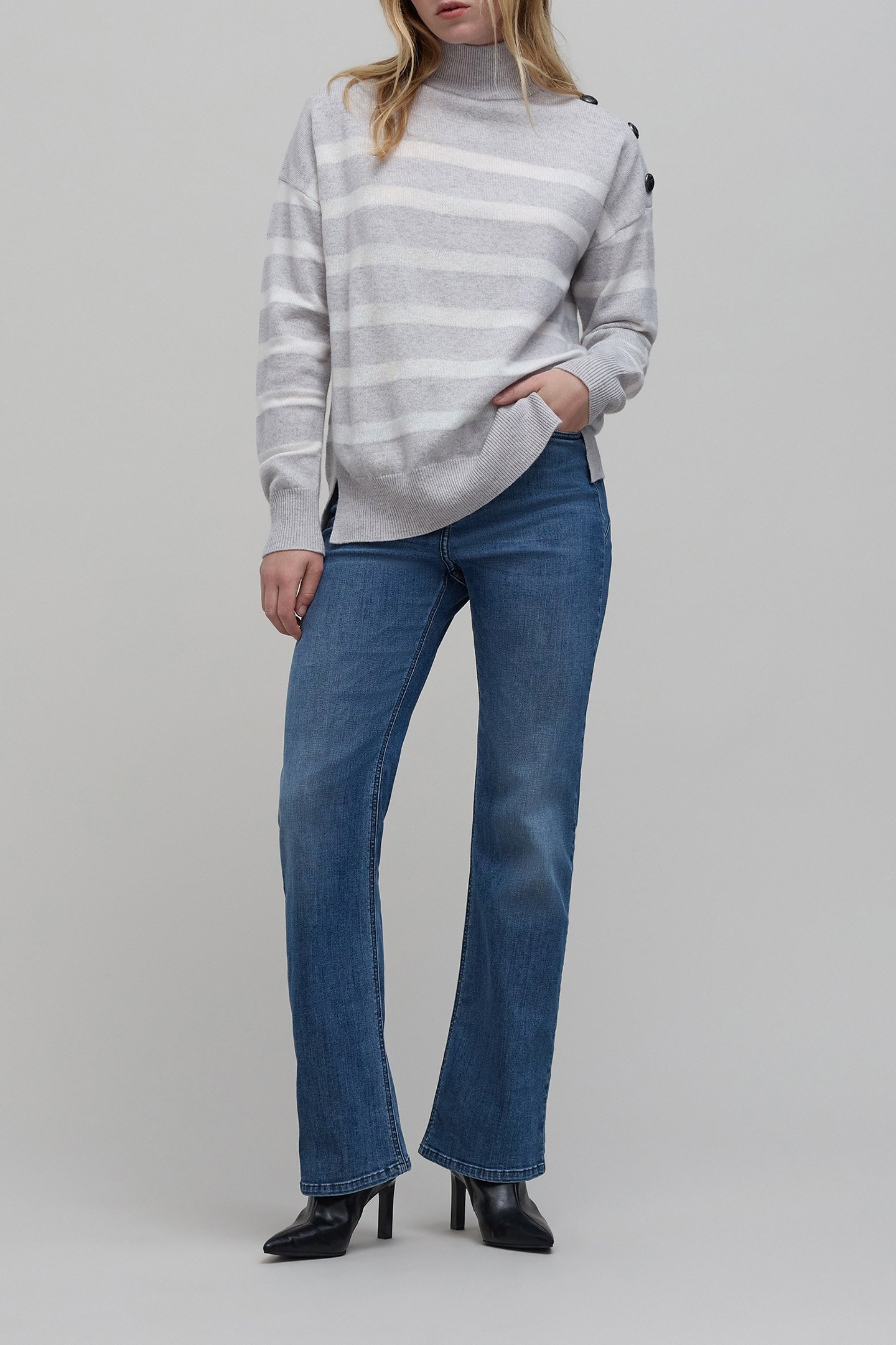 ECRU STRIPES GREY KNIT SWEATER 3