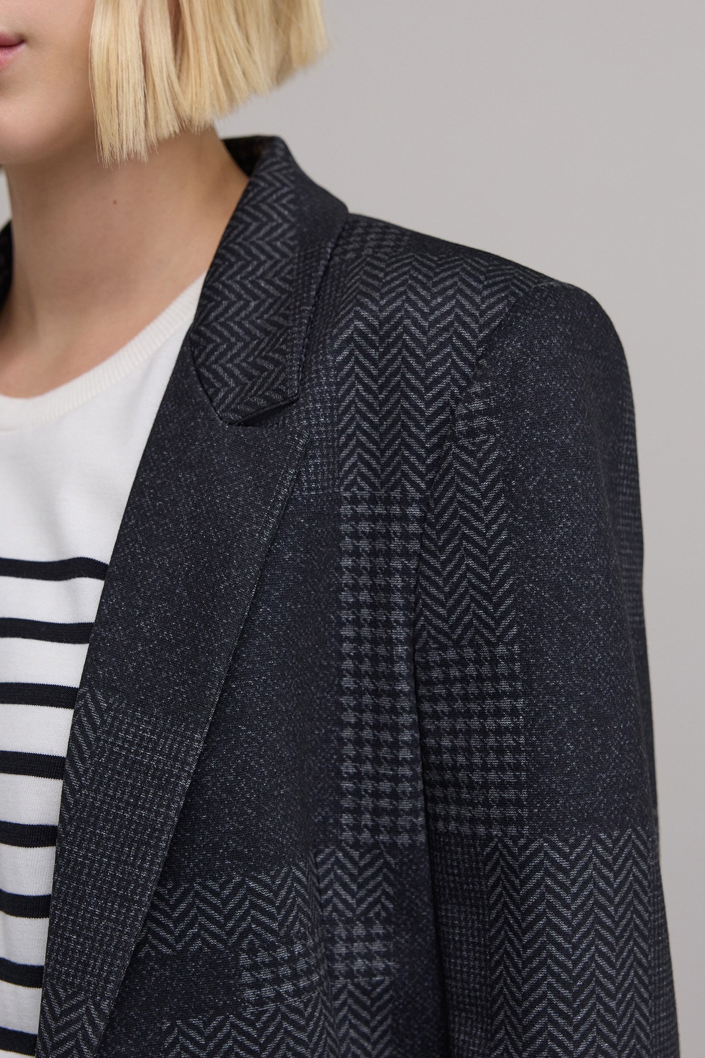 PATCHWORK EFFECT GREY MILANO KNIT COSTUME JACKET 5