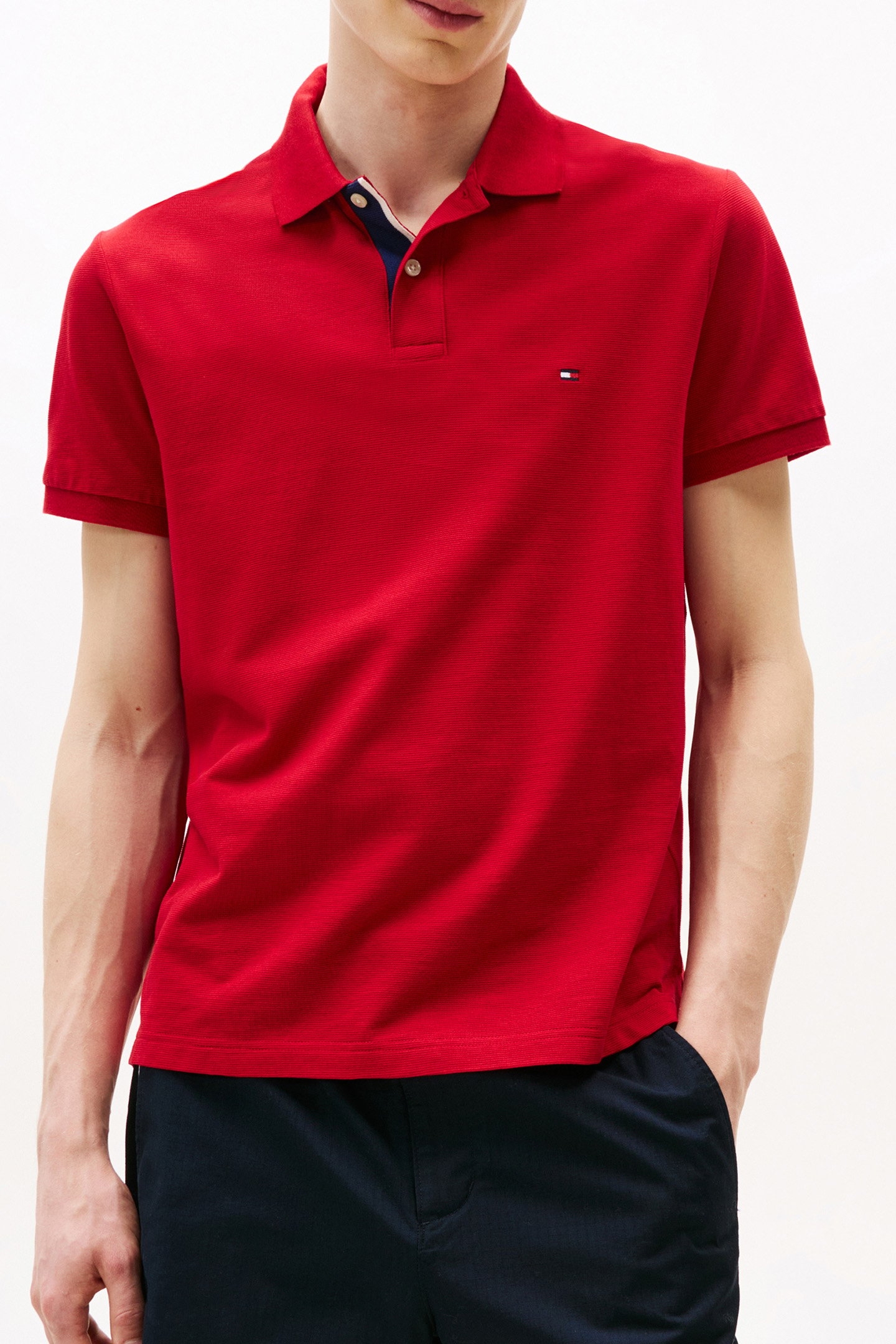 MB CONTRAST COLLAR MEDIUM RED 1