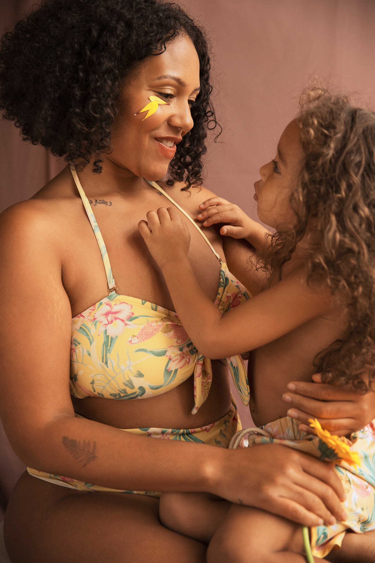 BIKINI TOP WALNUT SOFT HONEY PARROTS 5