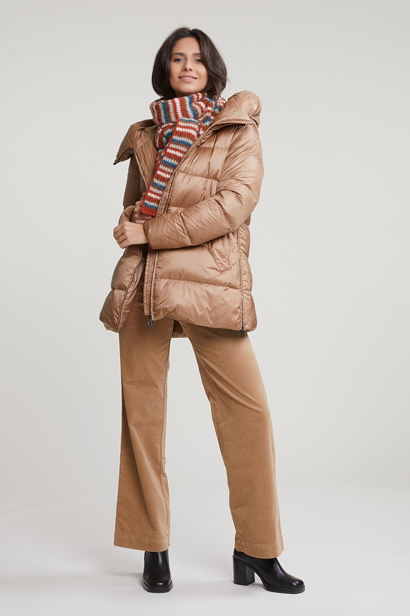 CAMEL SHORT HOODED DOWN JACKET 3