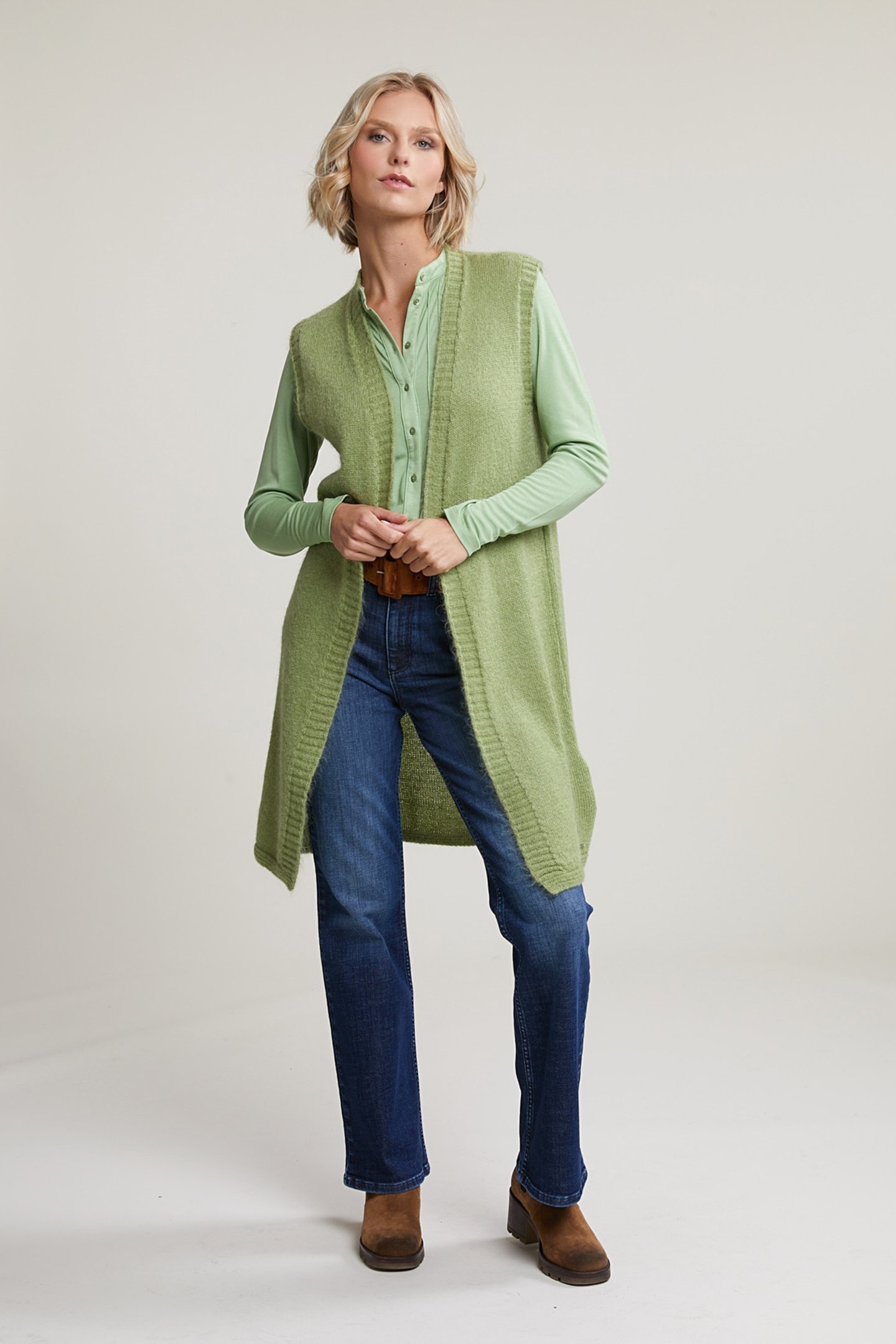 GREEN SLEEVELESS V-NECK CARDIGAN 3