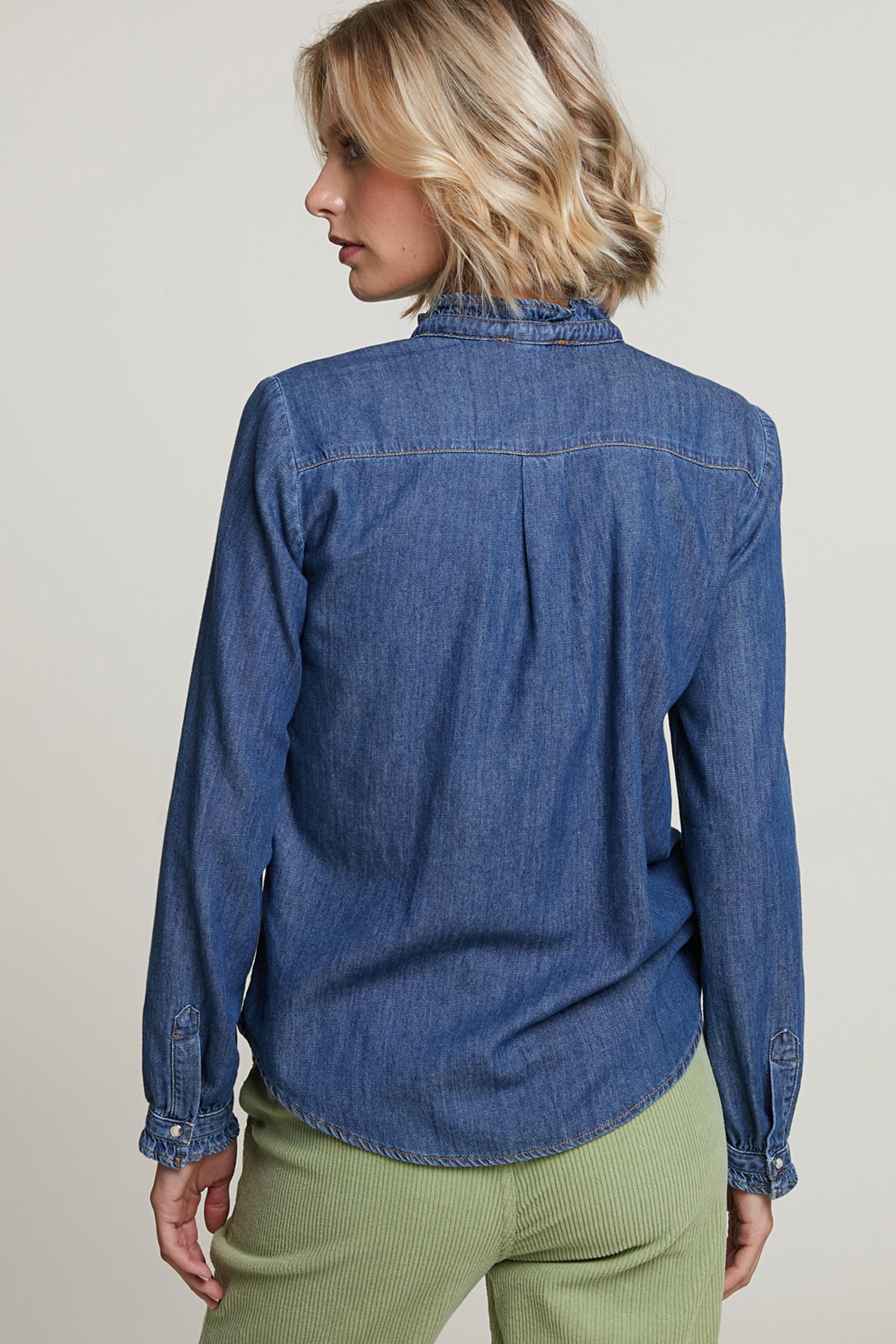 BLUE JEANS BLOUSE RUFFLE COLLAR 2