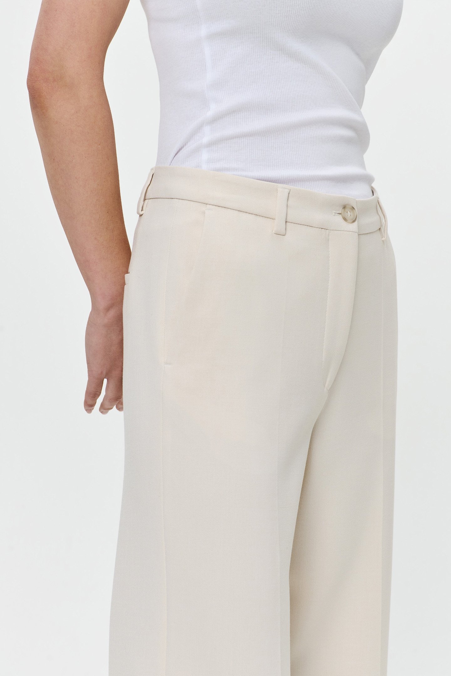 RELAXED FLARED PANTS CREAM 6