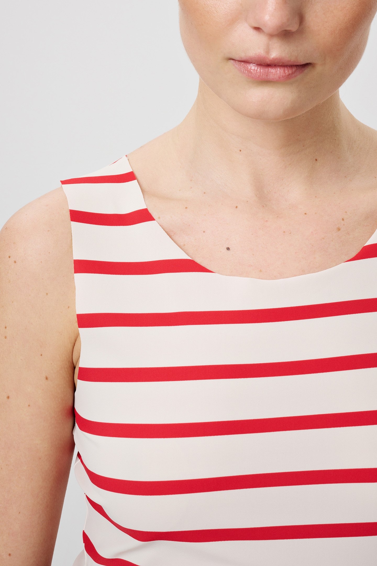 STRIPED TANK TOP RED 3