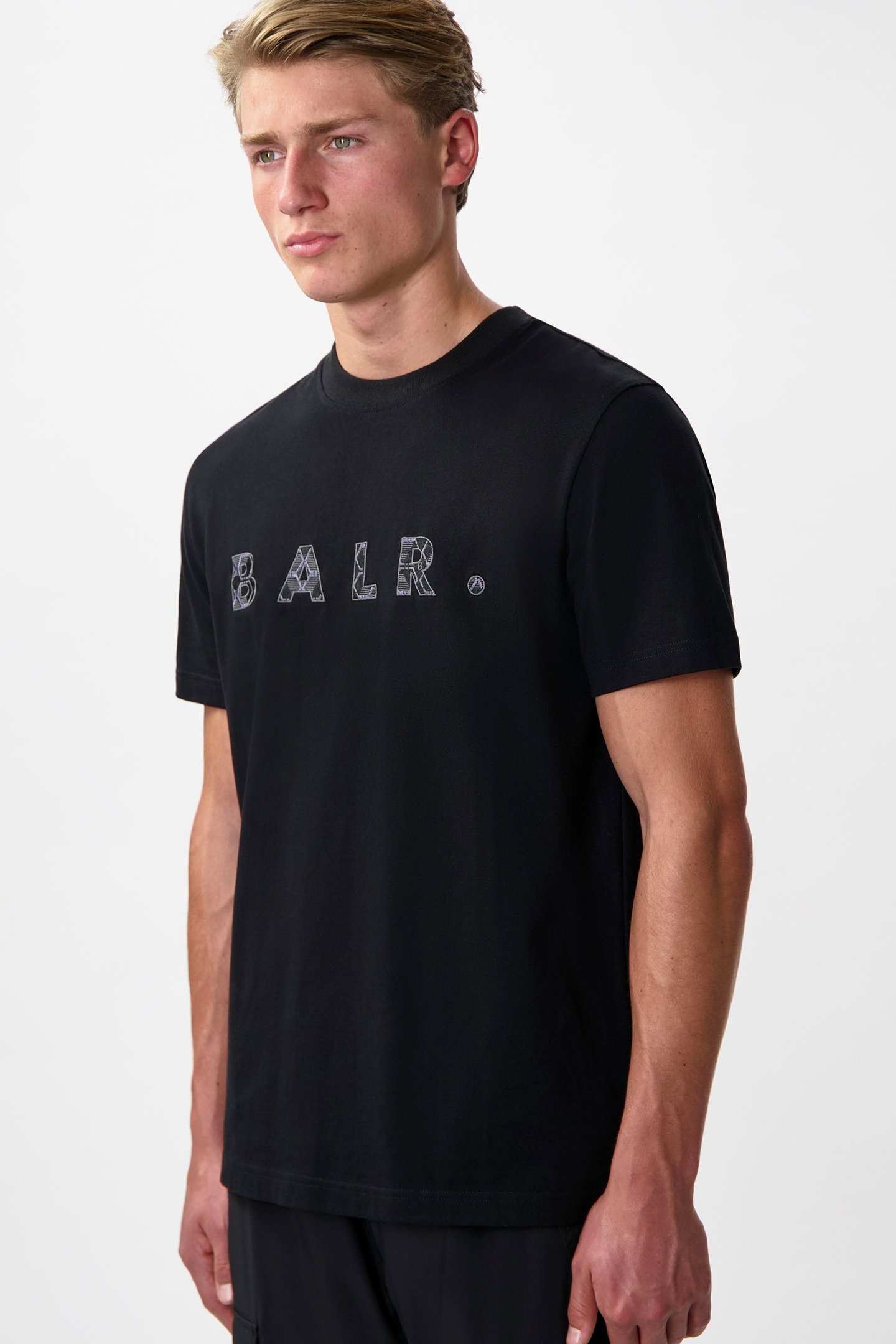 BALR. MONOGRAM EMBRO T-SHIRT JET BLACK/PHANTOM 1