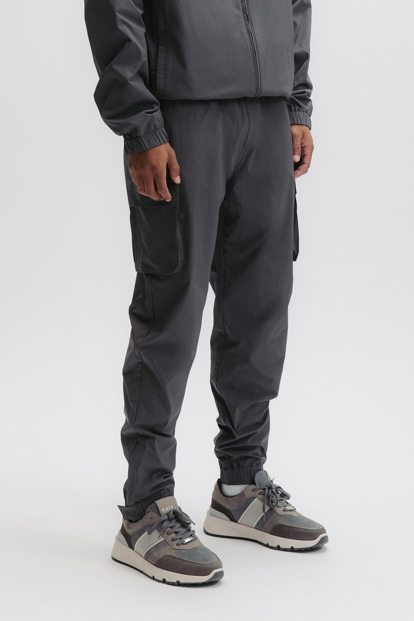 TECH CUFFED CARGO PANTS VOLCANIC GREY 5