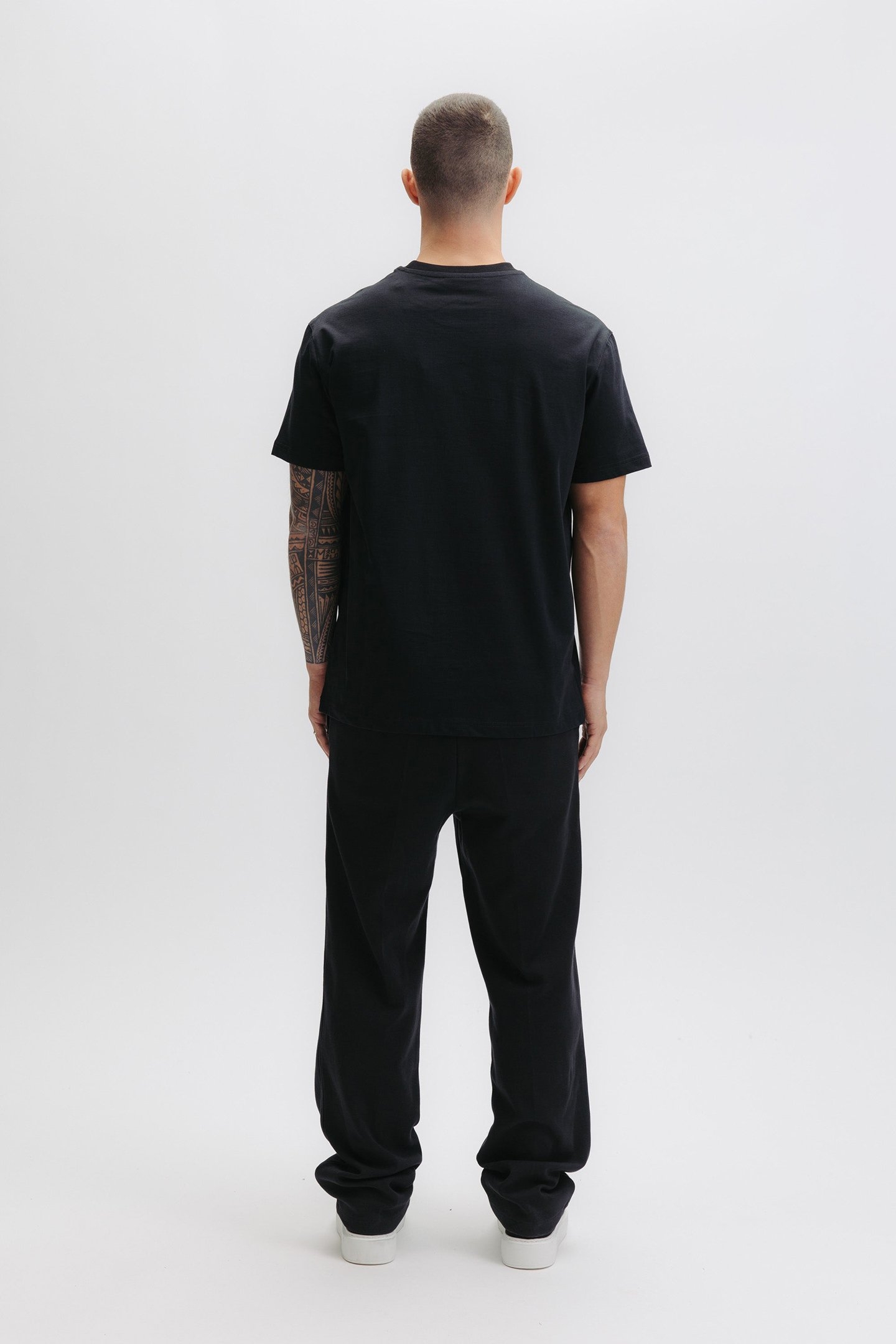 URBAN GRAPHIC T-SHIRT JET BLACK 2