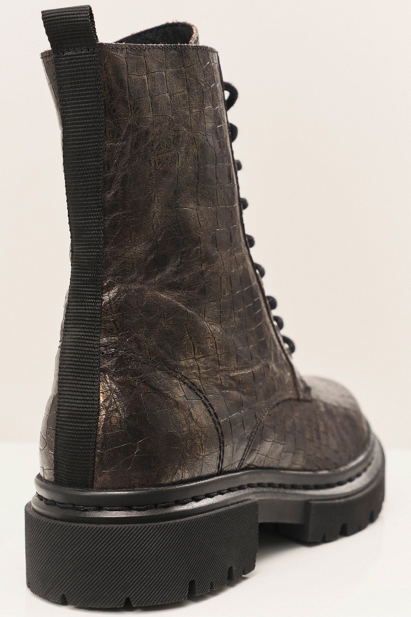 O.MARDA - BLACK AND GOLD LACE-UP BOOTS IN CROCODILE-EFFECT E 3