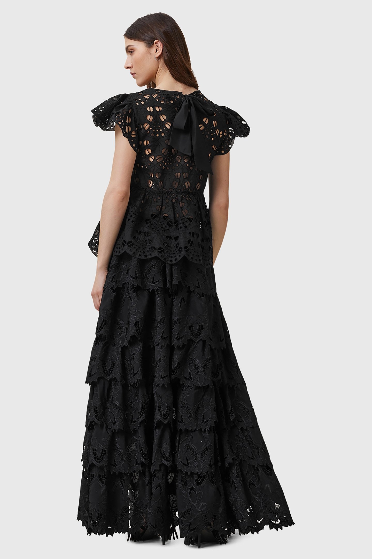 CAVARLY EMB SKIRT BLACK 4