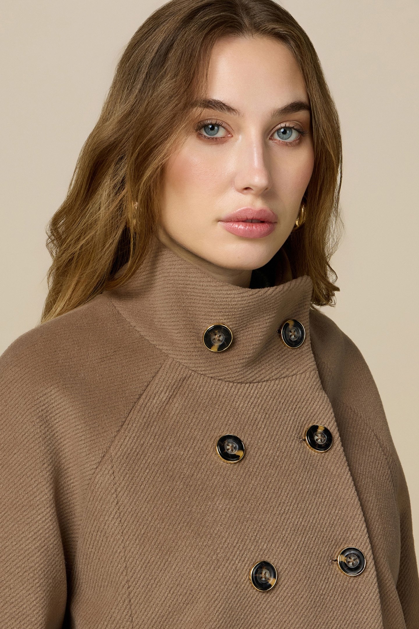 DOUBLE-BREASTED CAPE BEIGE 4