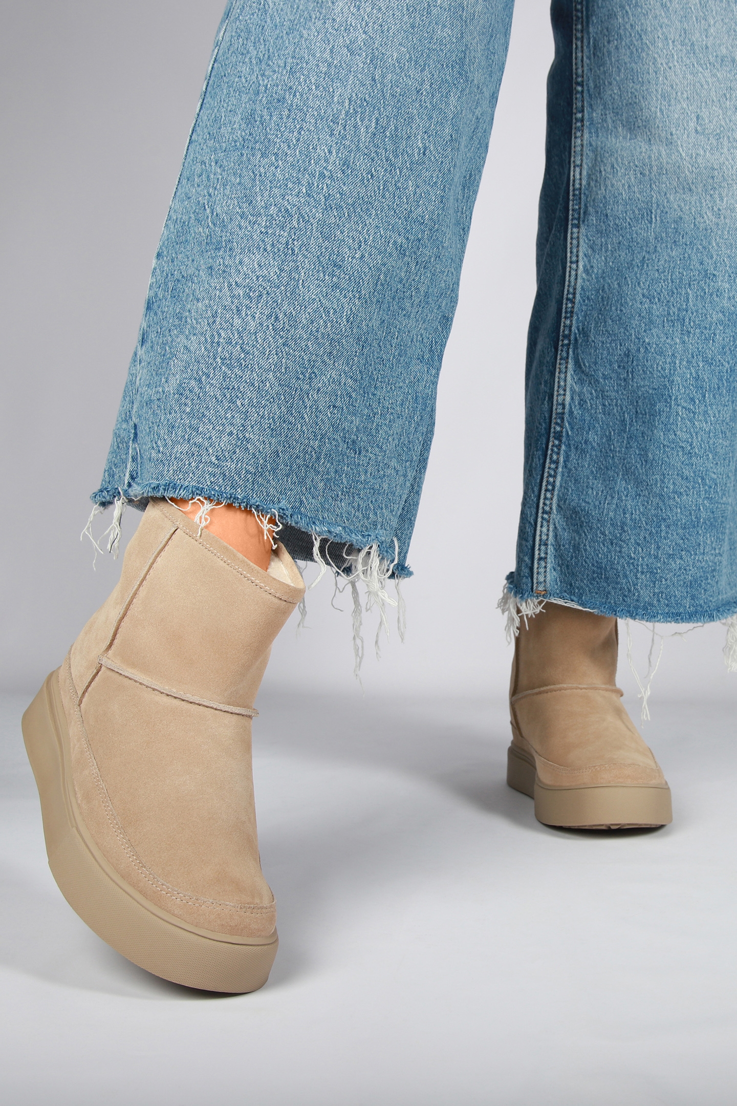 APUT NUKA TRAVERTINE 1