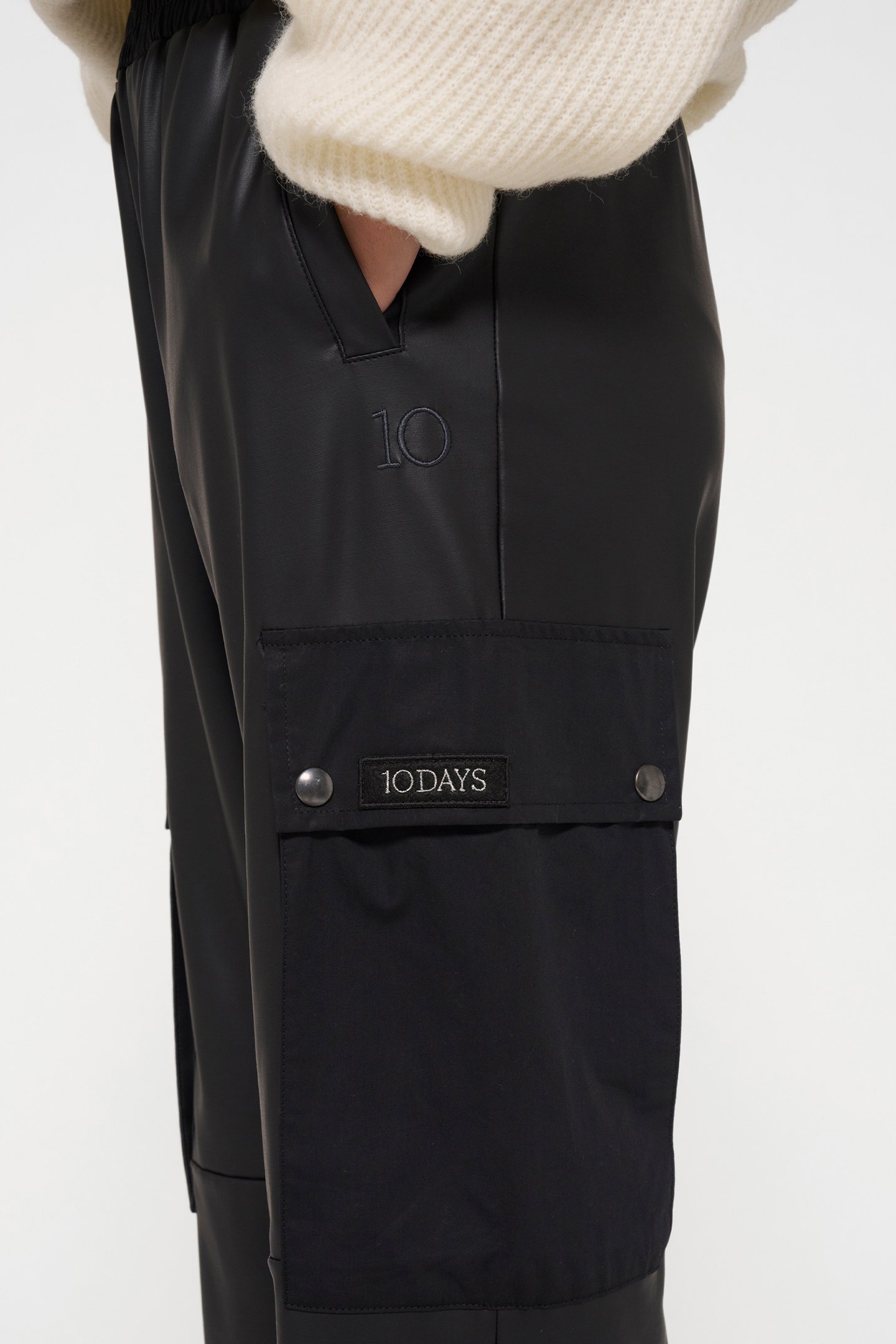 LEATHERLOOK CARGO PANTS 1012 6