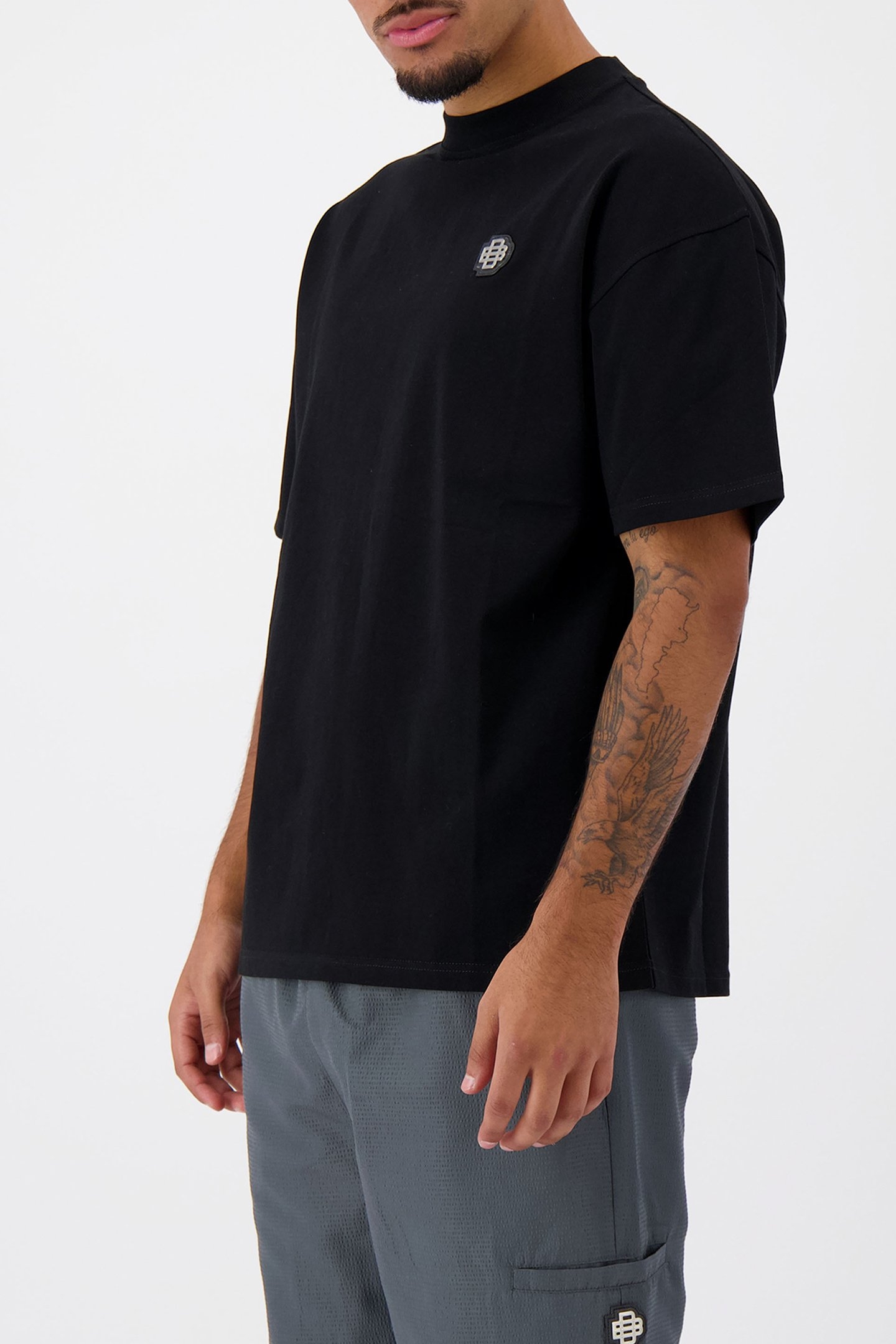 MONOGRAM T-SHIRT BLACK 5