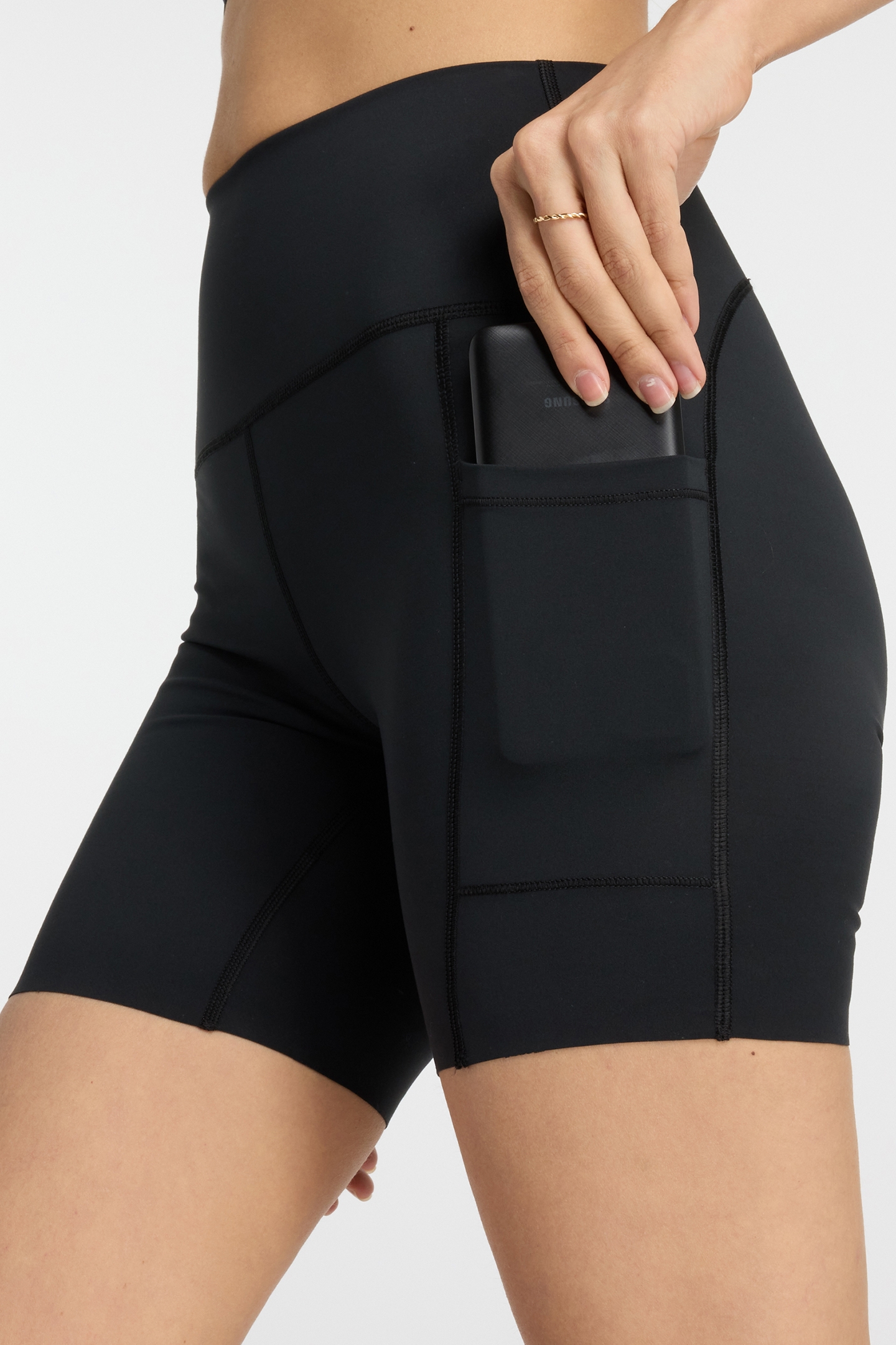 NB SLEEK POCKET HIGH RISE SHORT BLACK 6