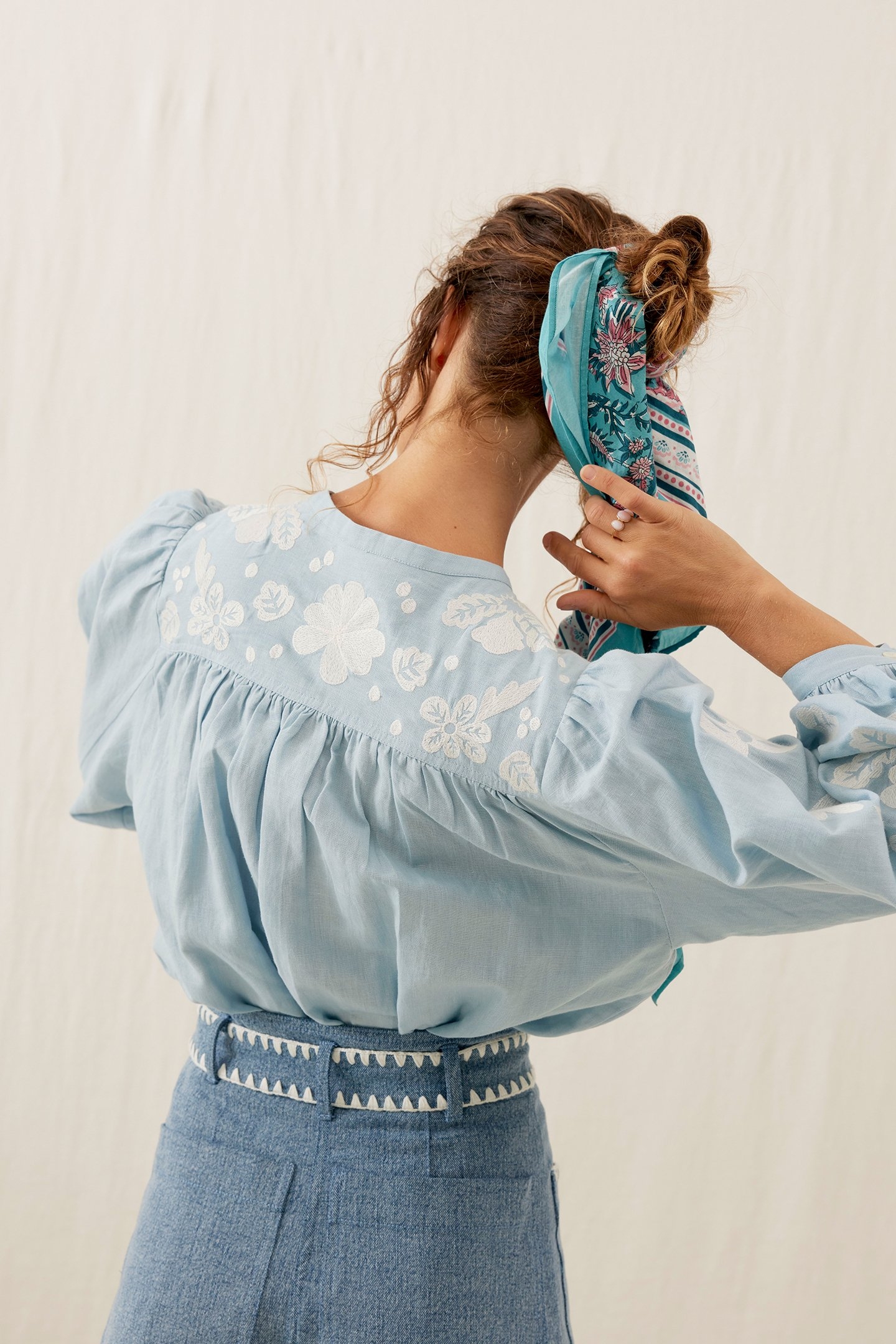 WOVEN SCARF CAPUCINE (100X100) TEAL GARDEN OF EDEN 2