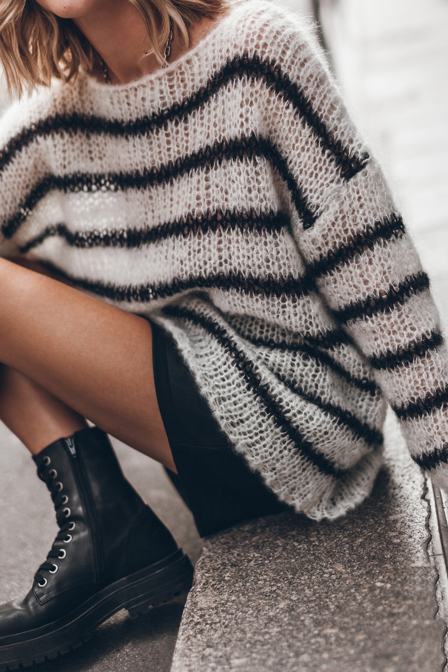 THE STRIPED MOHAIR KNITTED SWEATER 3