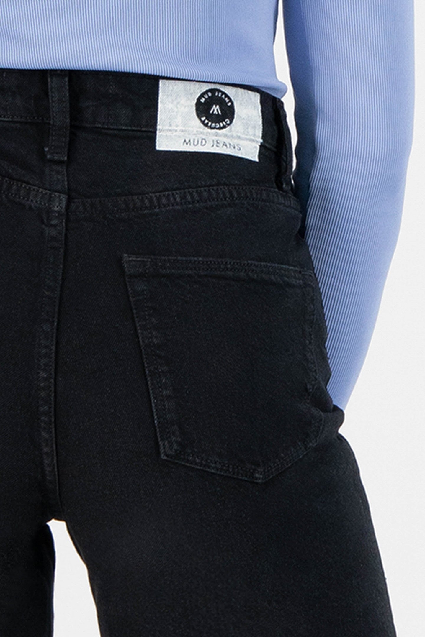 BEVERLY SHORT DIP BLACK 6