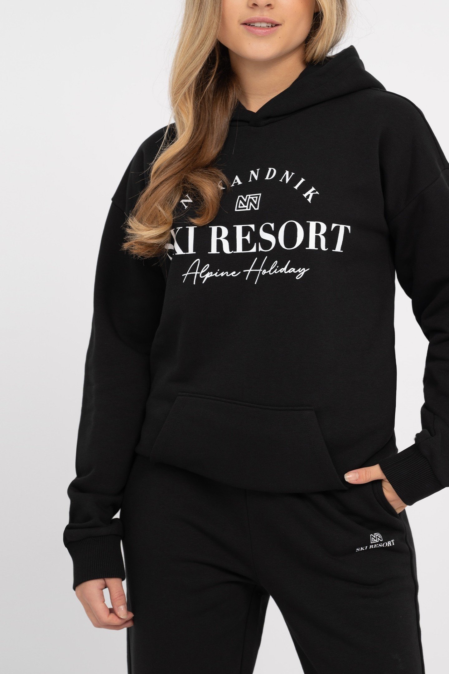 SKI RESORT HOODIE BLACK 2