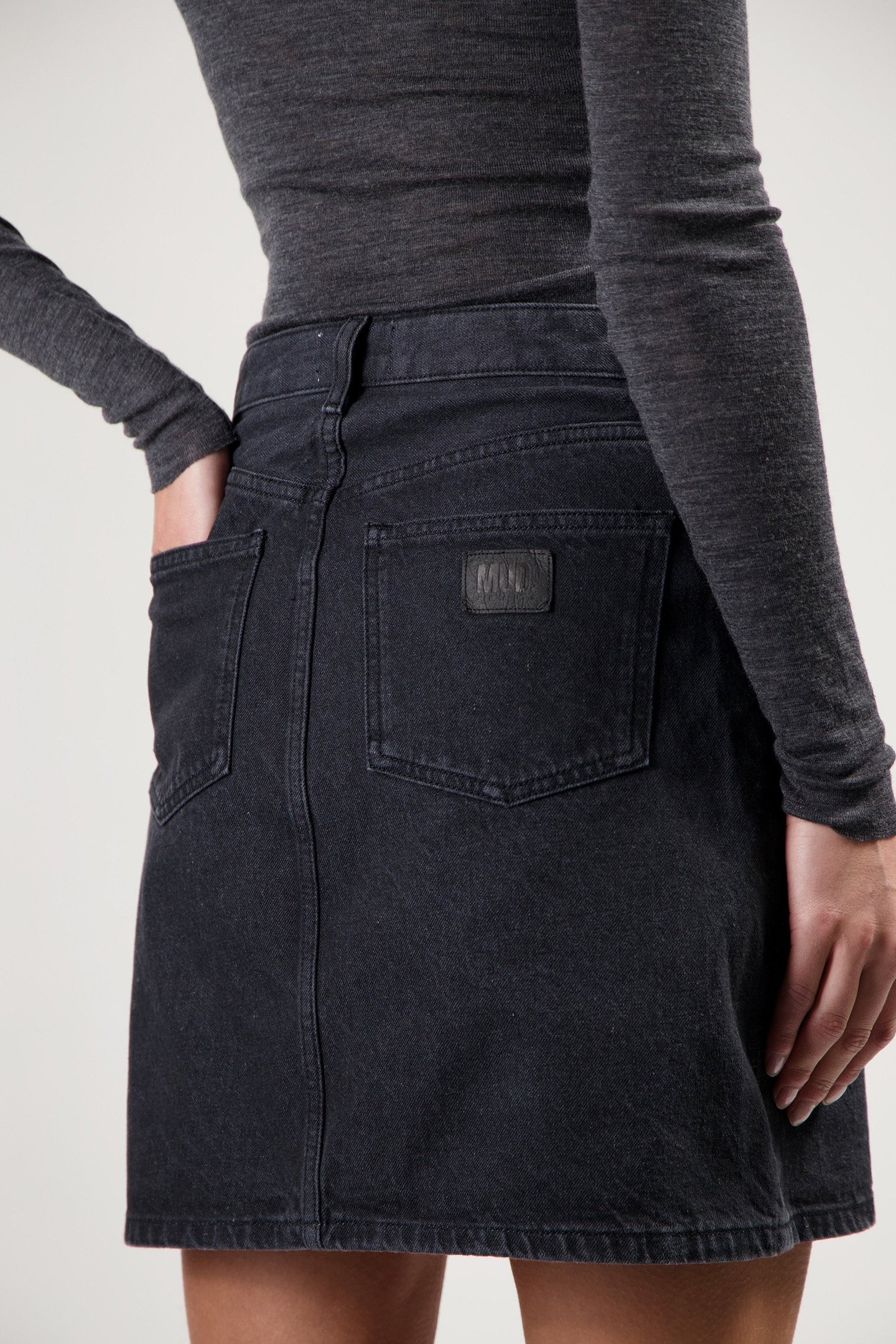 AUDRY MINI SKIRT BLACKDIP 6