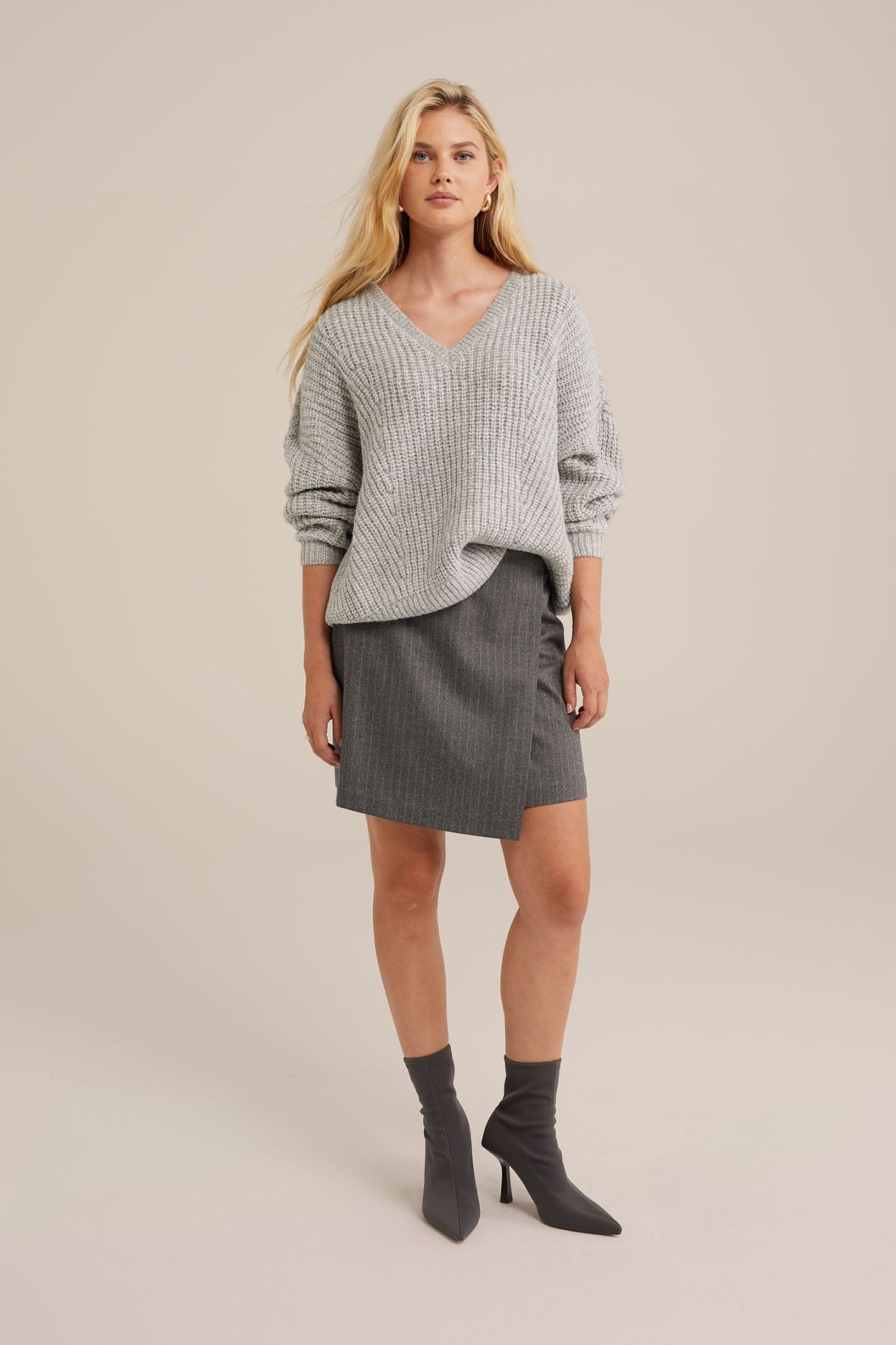 GEBREIDE TRUI LIGHT GREY 3