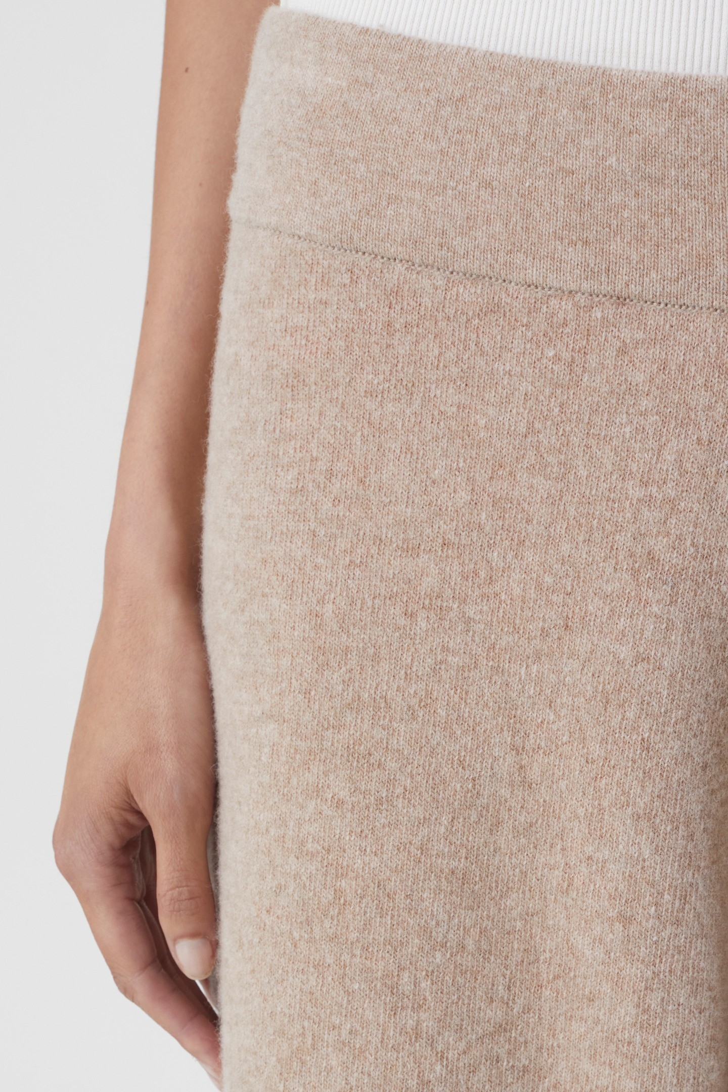 KNITTED JOGGER PANTS CHINO BEIGE 5